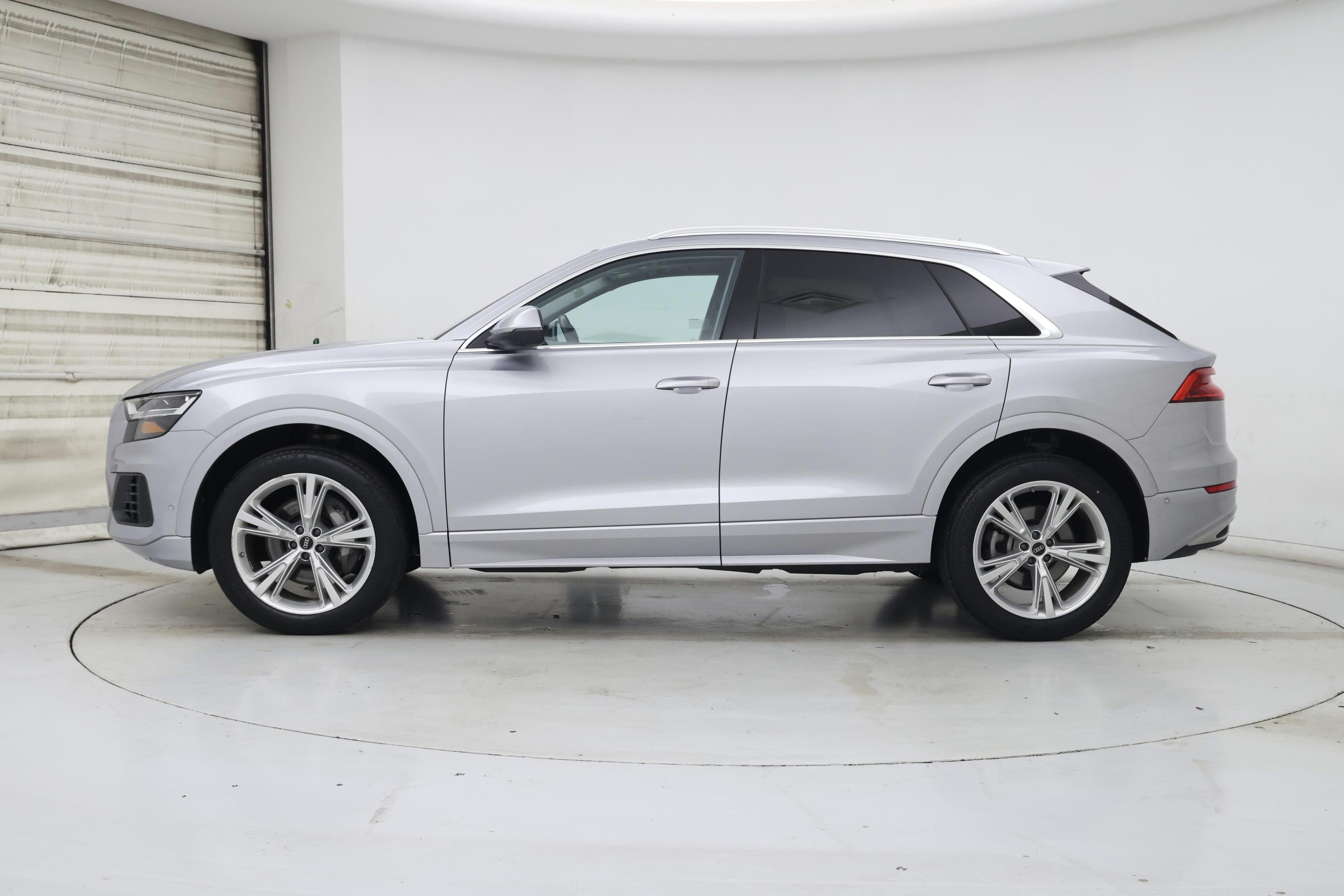 Thumbnail: 2022 Audi Q8 - 3