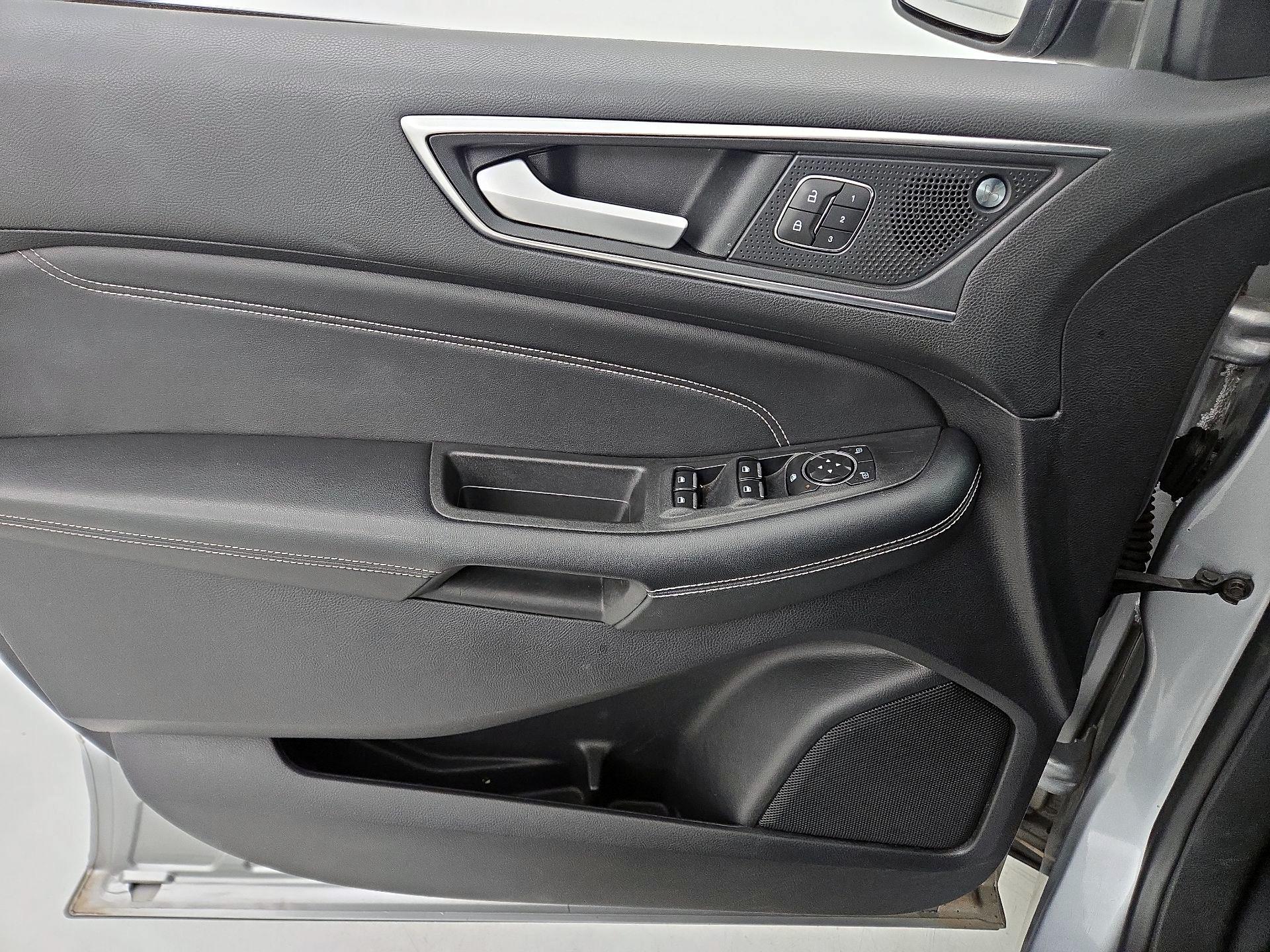 Thumbnail: 2022 Ford Edge - 12