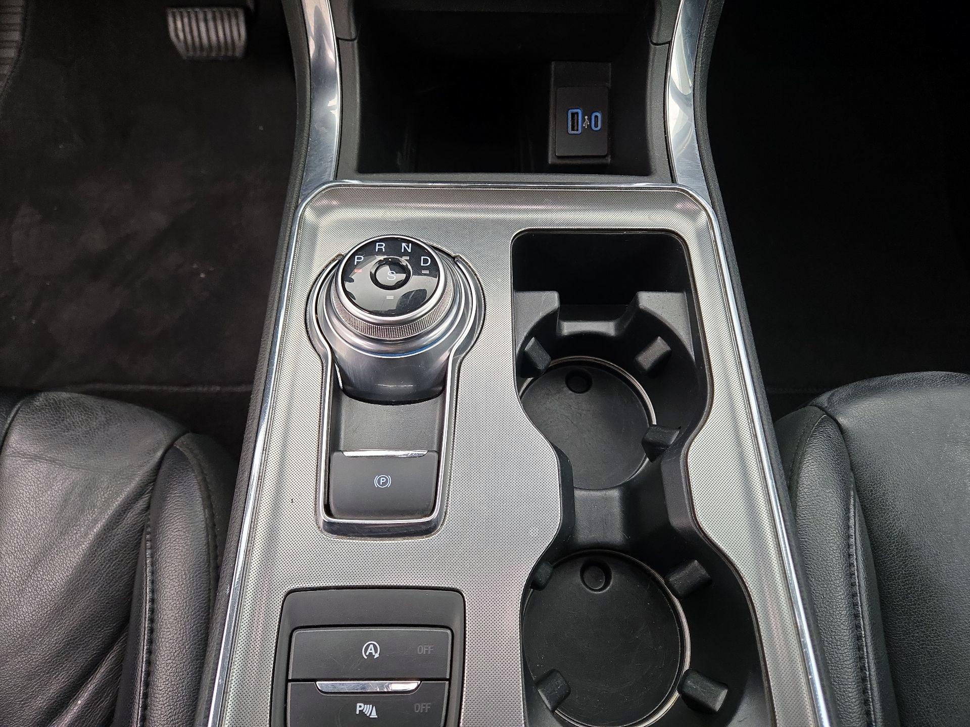 Thumbnail: 2022 Ford Edge - 17