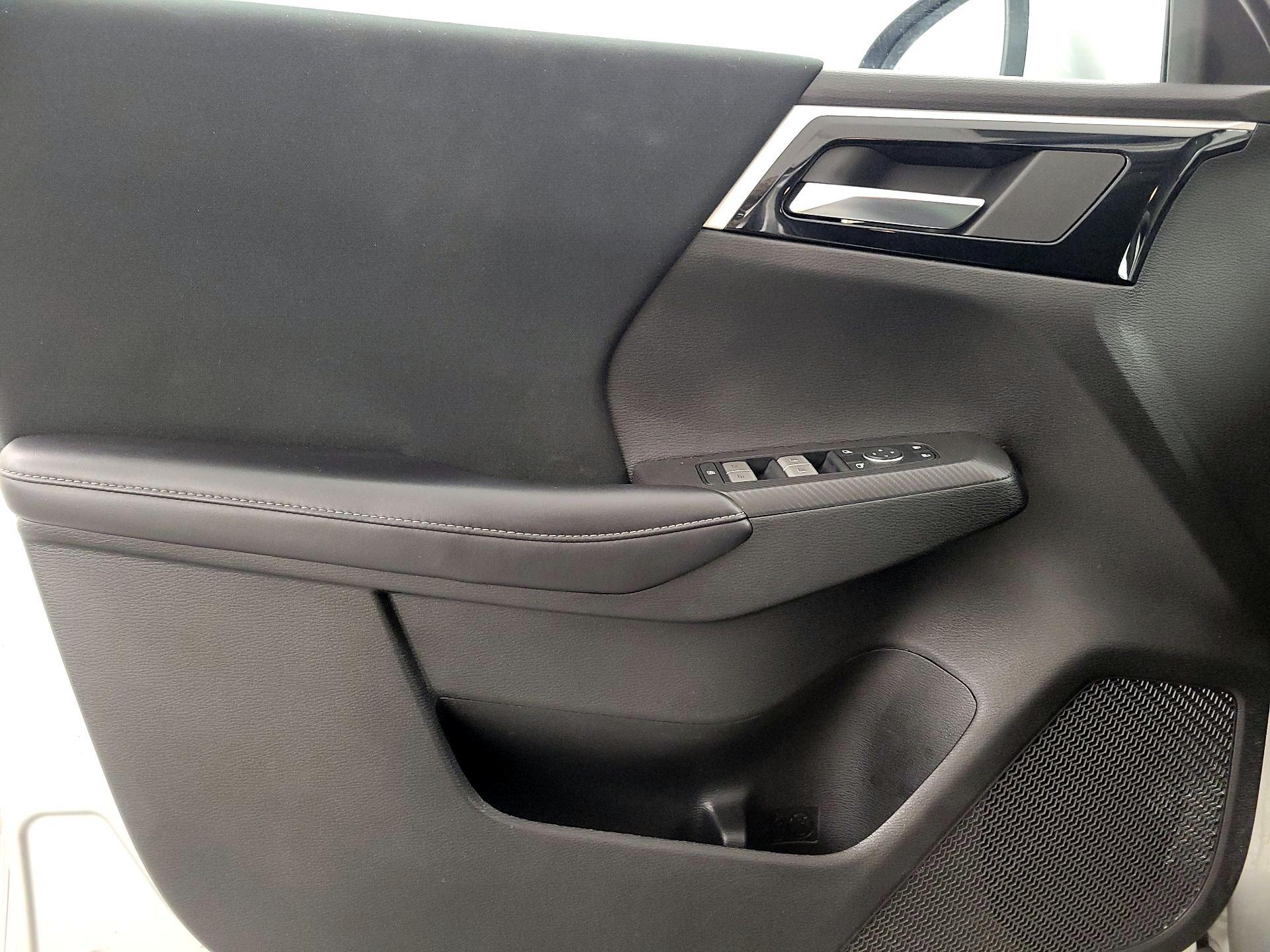 Thumbnail: 2022 Mitsubishi Outlander - 12