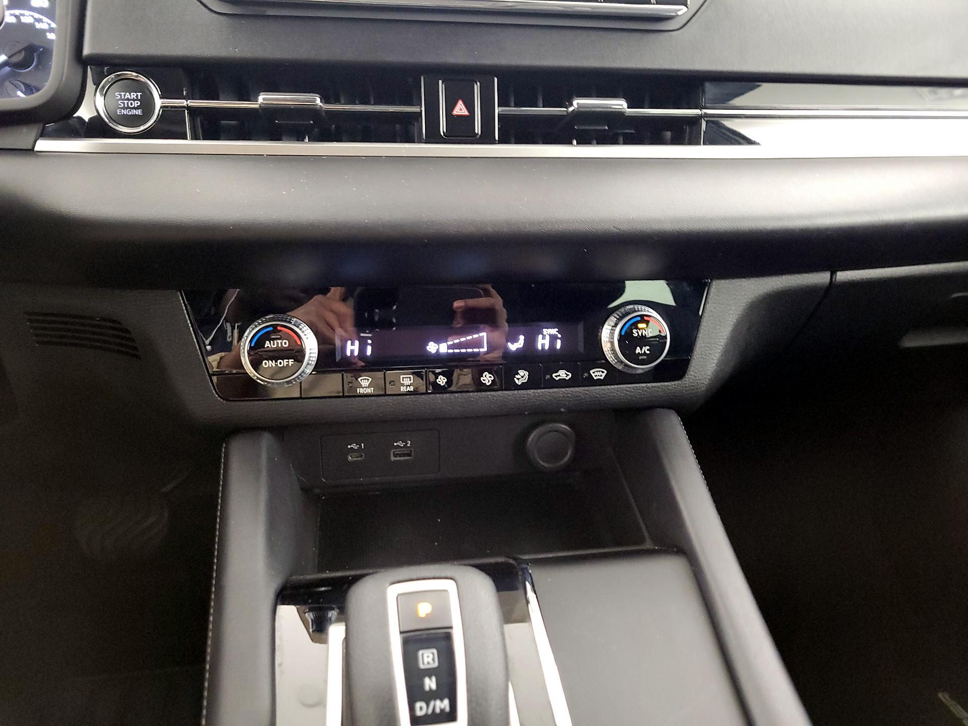 Thumbnail: 2022 Mitsubishi Outlander - 16