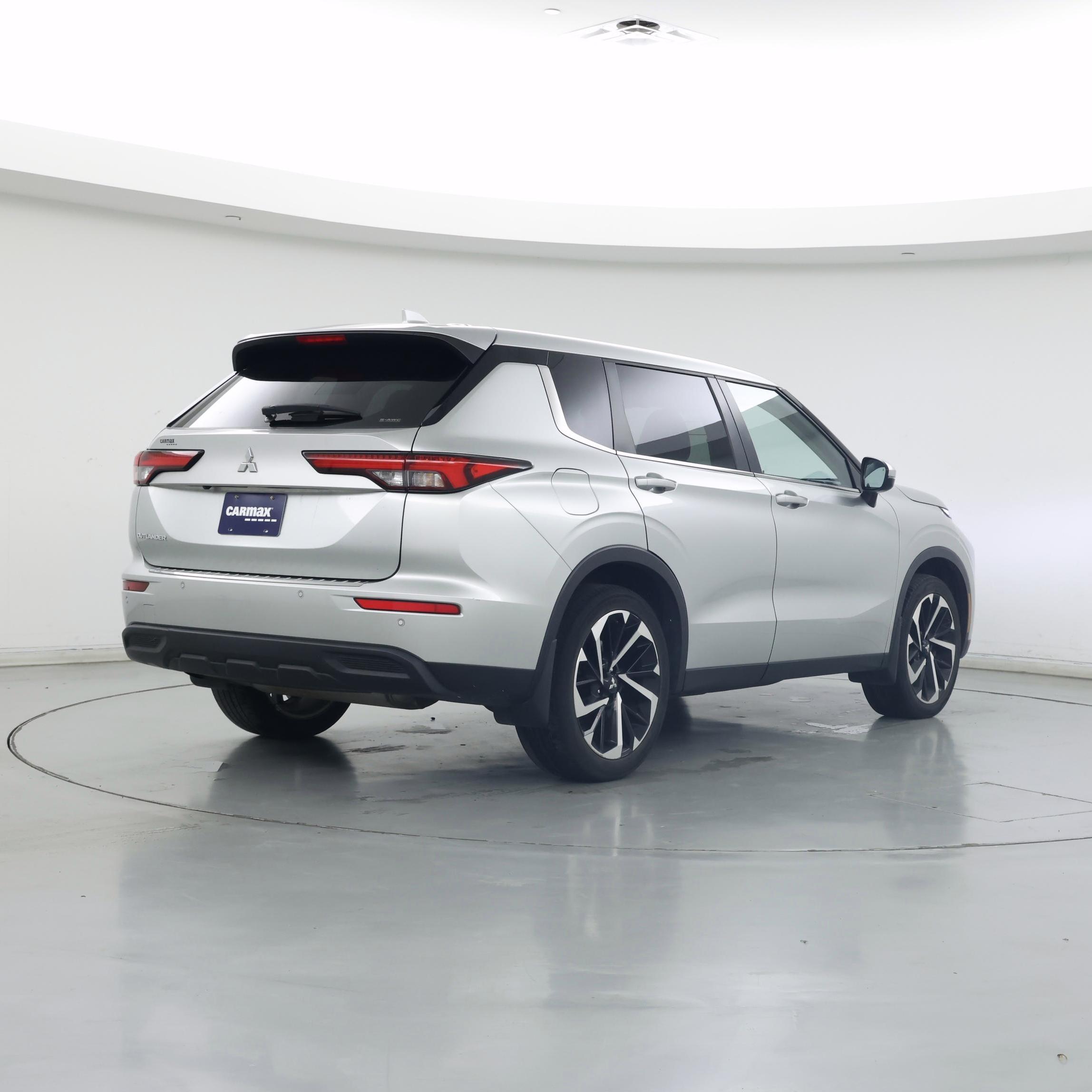 Thumbnail: 2022 Mitsubishi Outlander - 8