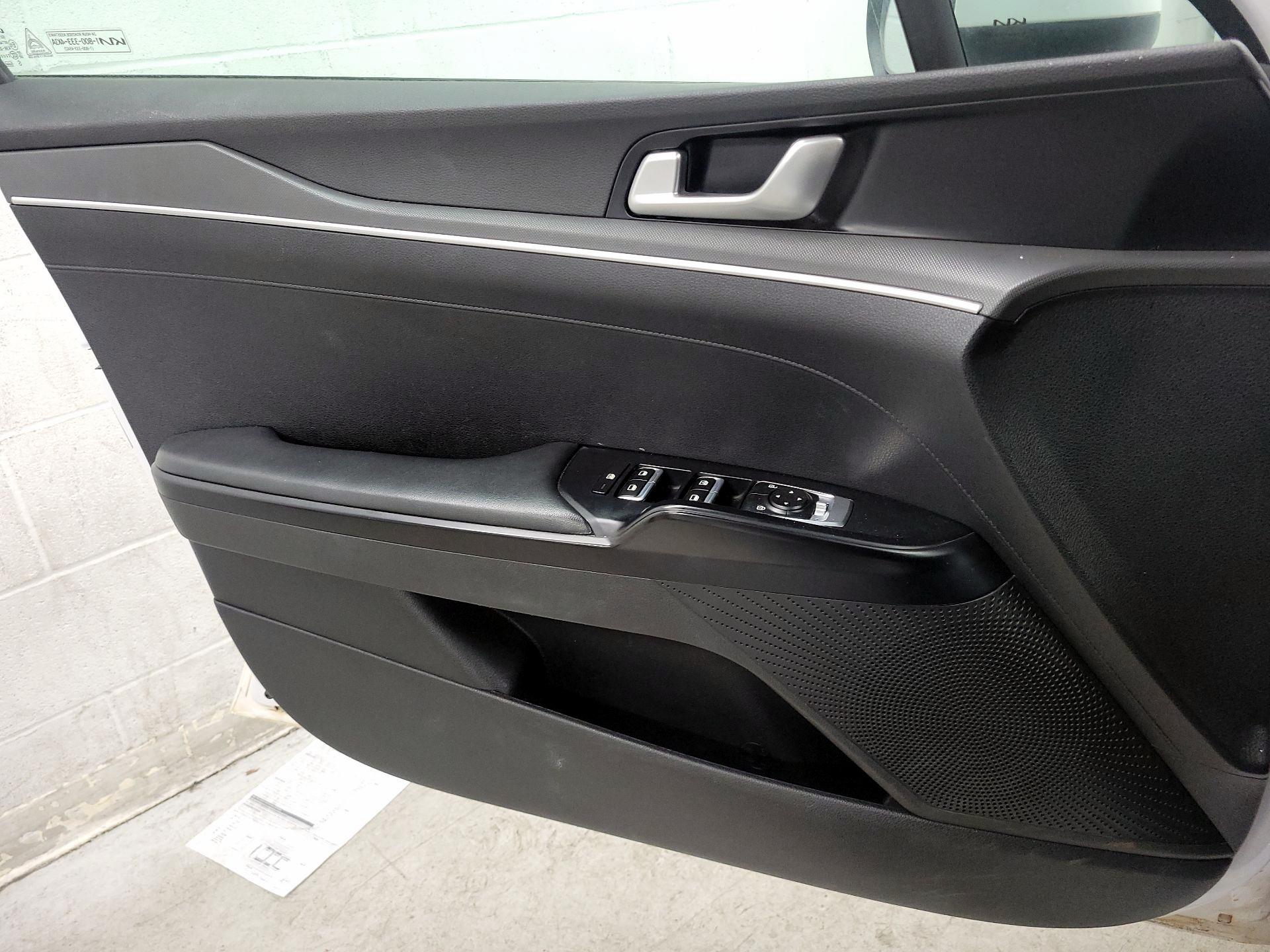 Thumbnail: 2022 Kia K5 - 12