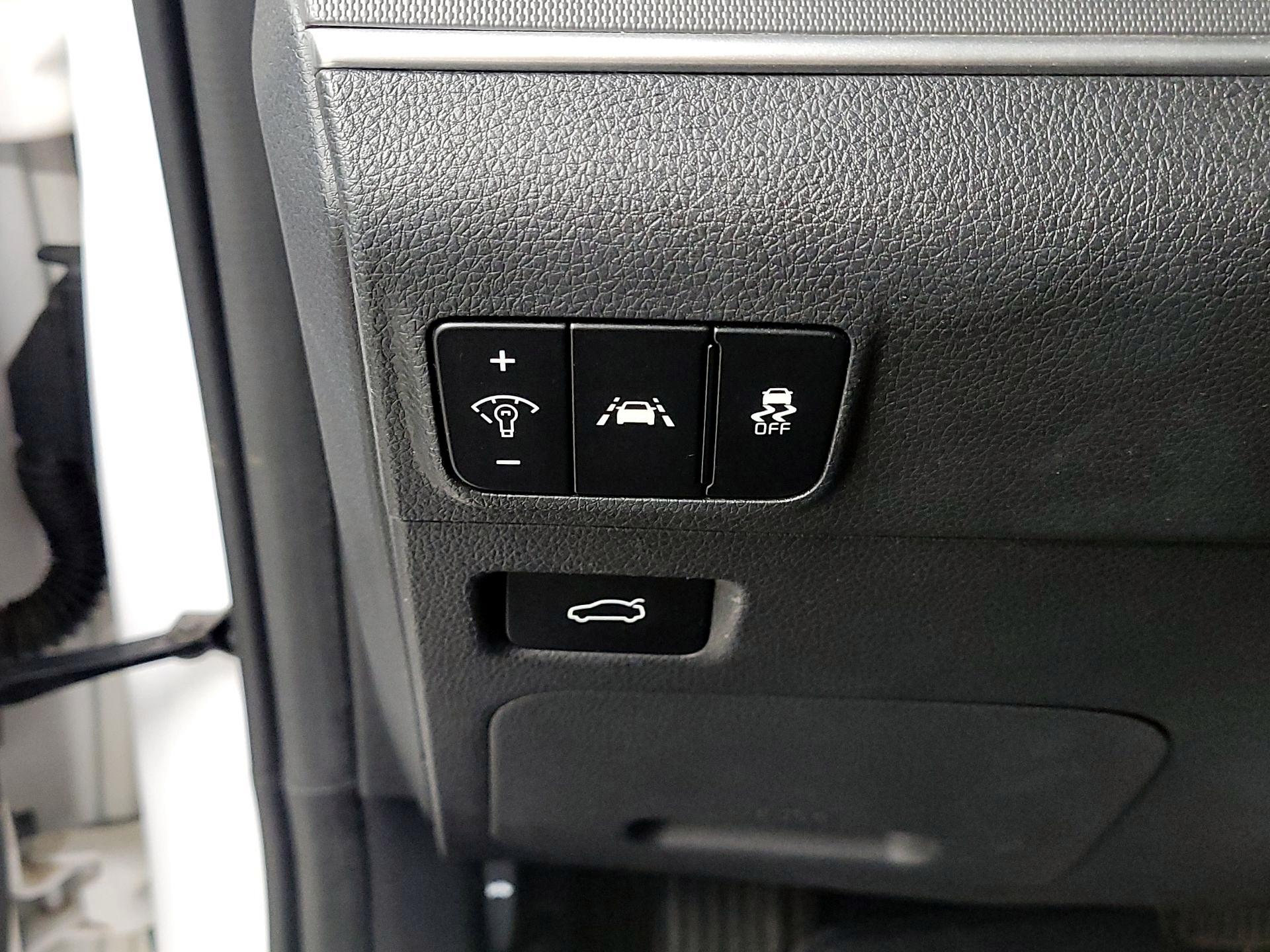 Thumbnail: 2022 Kia K5 - 13