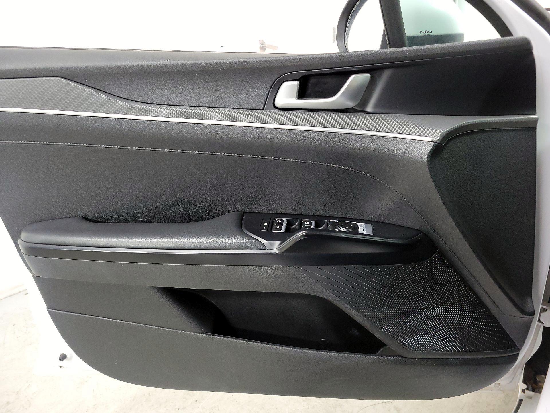 Thumbnail: 2022 Kia K5 - 12