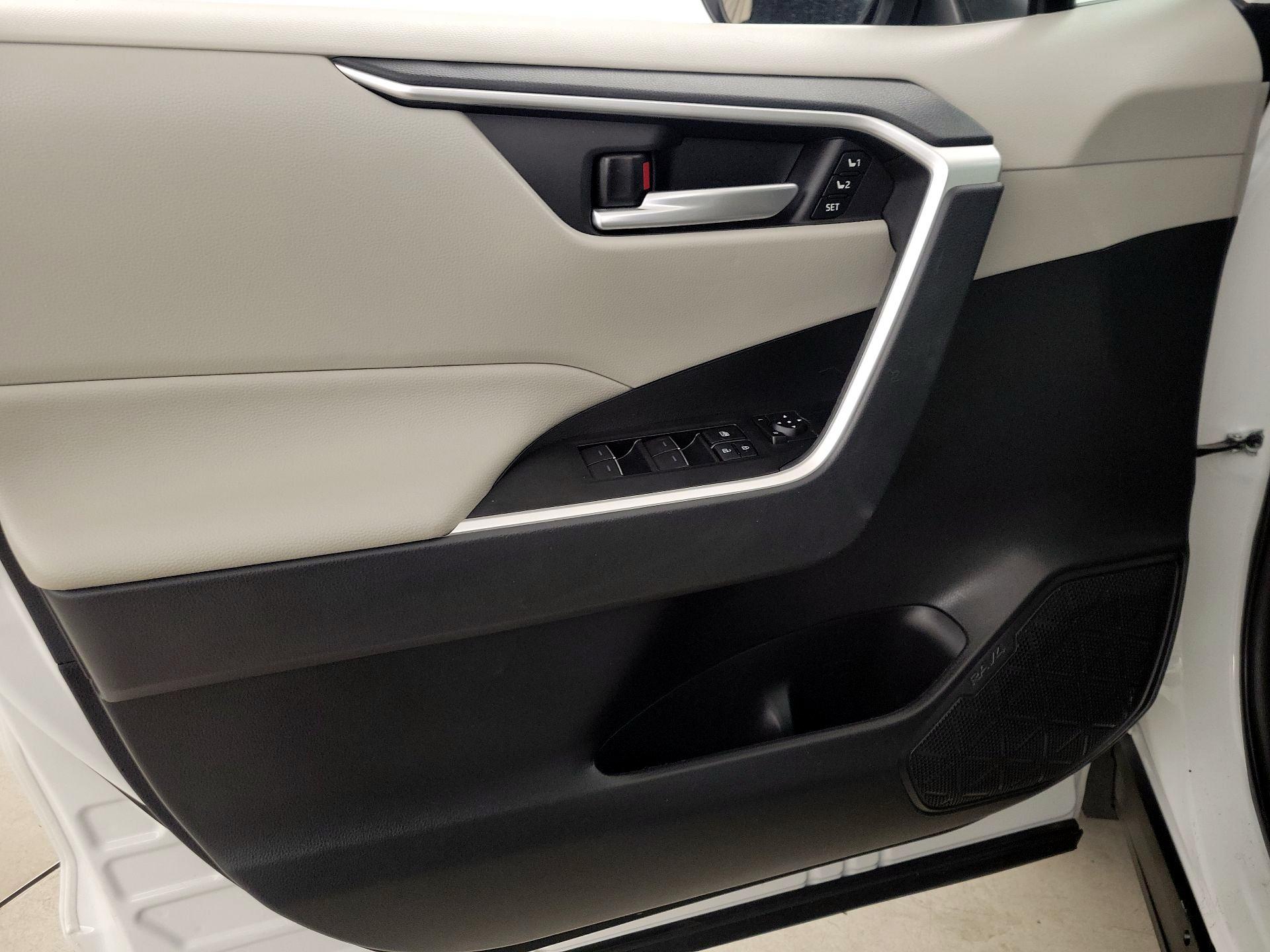 Thumbnail: 2024 Toyota RAV4 - 12