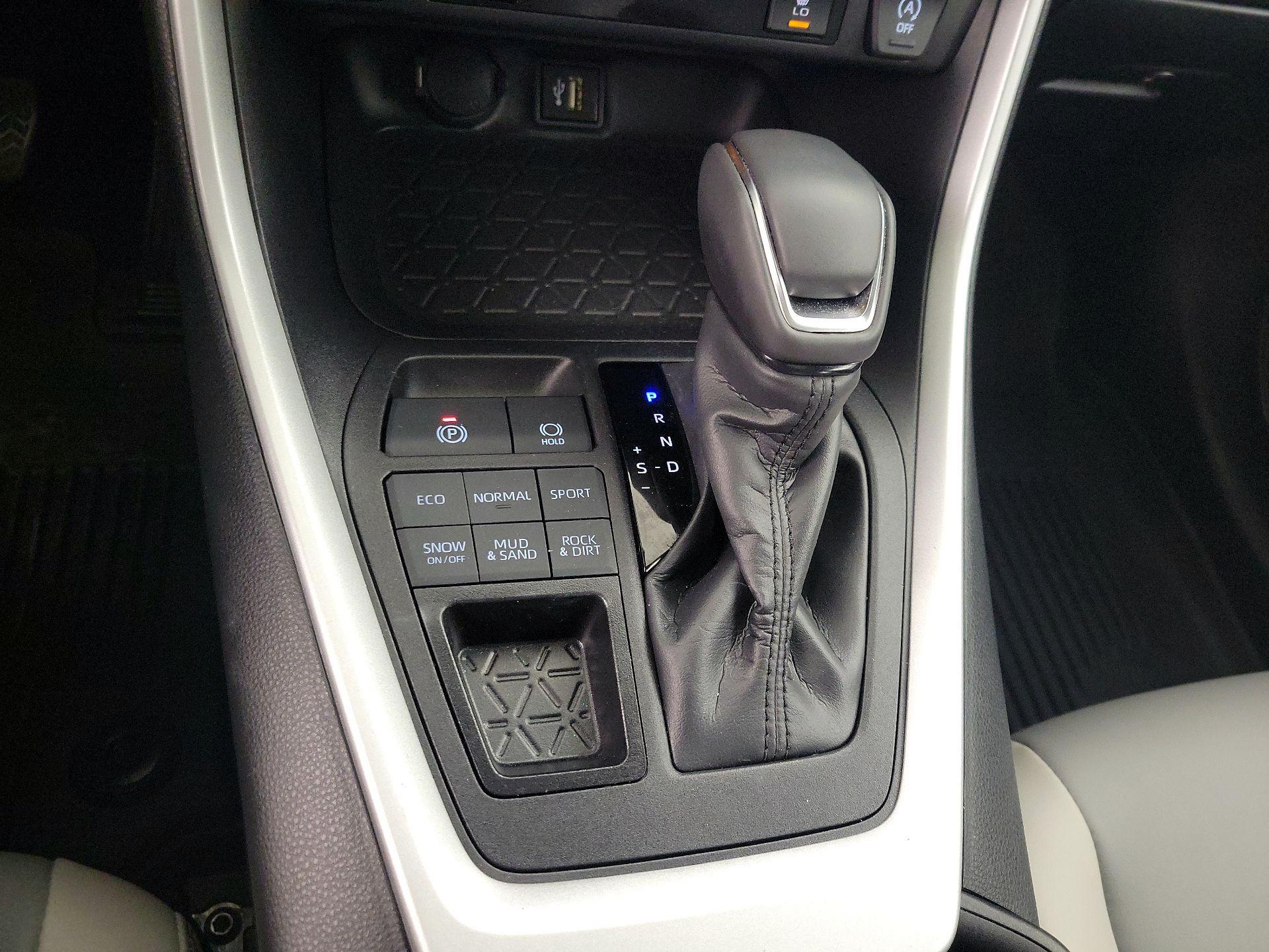 Thumbnail: 2024 Toyota RAV4 - 17