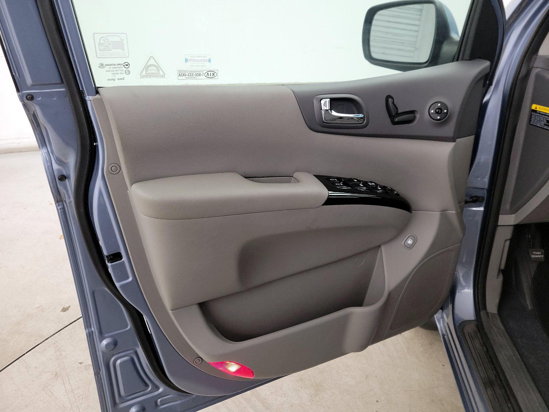 Thumbnail: 2014 Kia Sedona - 12