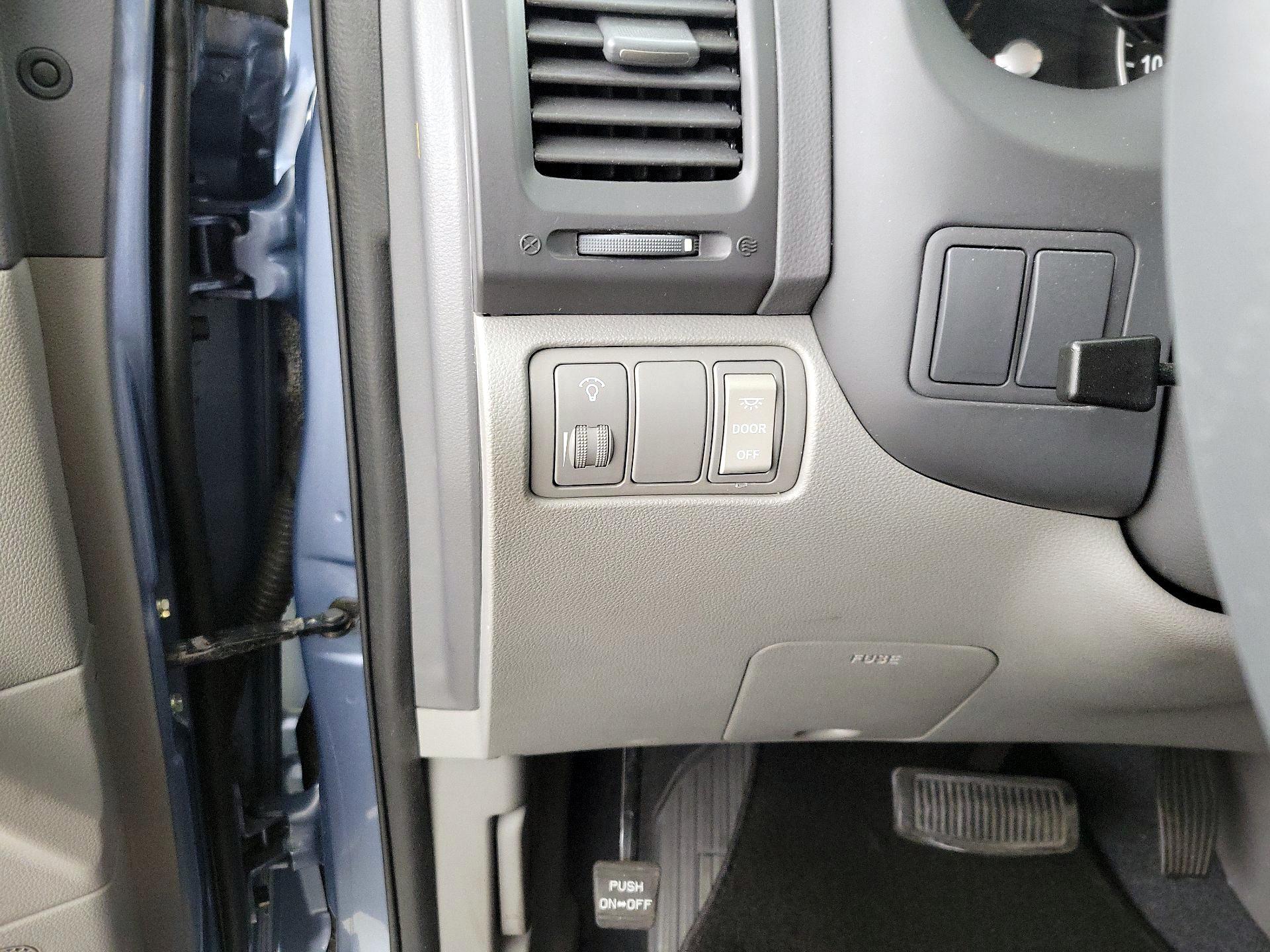 Thumbnail: 2014 Kia Sedona - 13