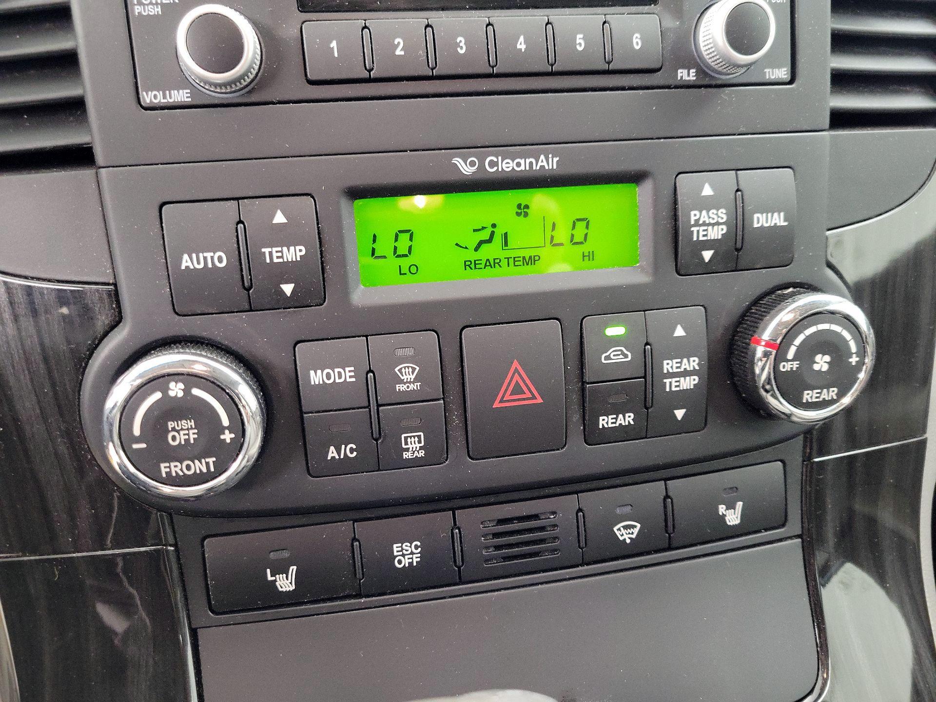 Thumbnail: 2014 Kia Sedona - 15