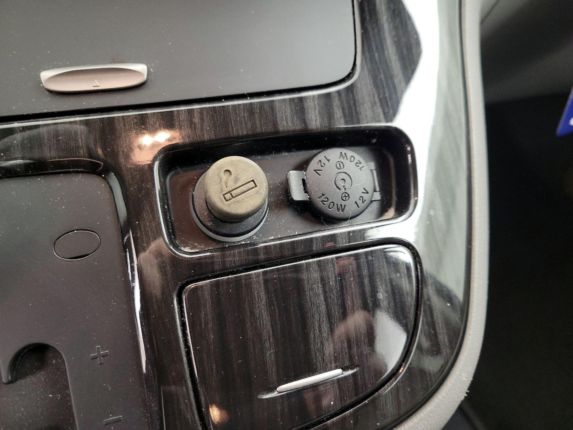 Thumbnail: 2014 Kia Sedona - 17