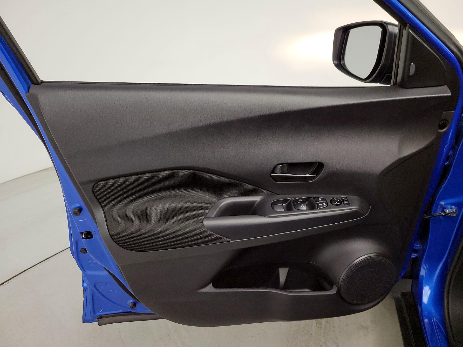 Thumbnail: 2023 Nissan Kicks - 12