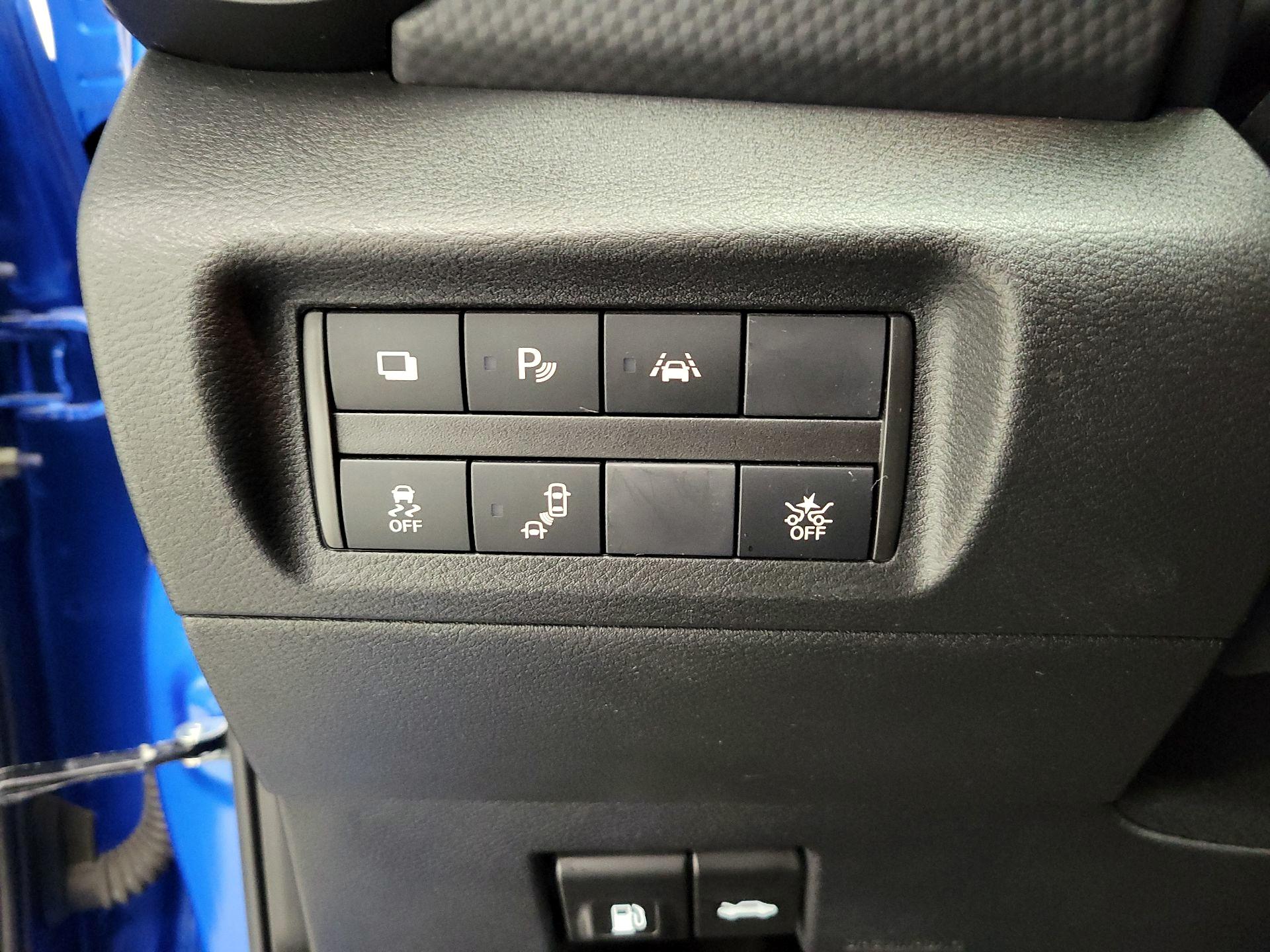 Thumbnail: 2023 Nissan Kicks - 13