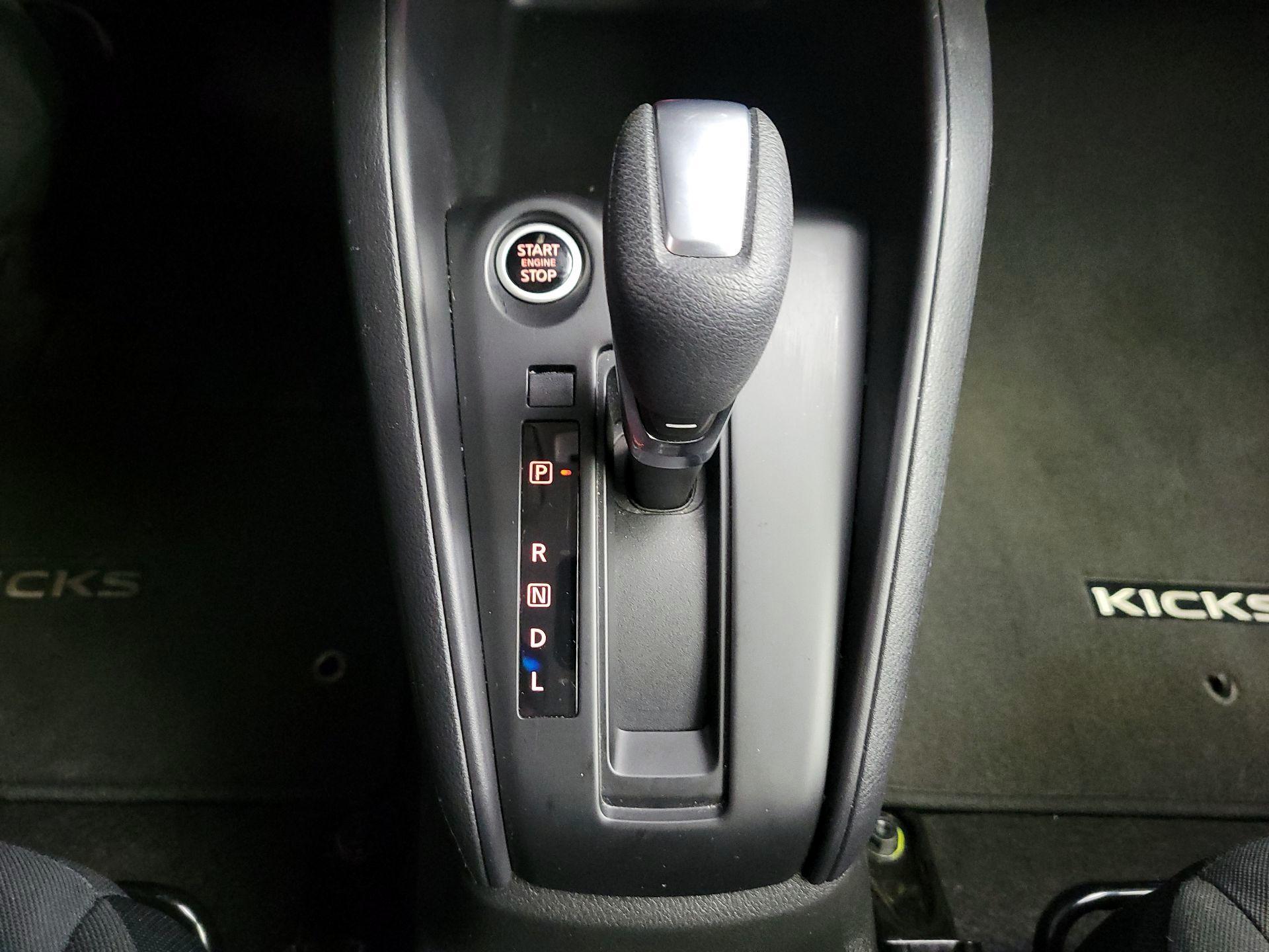 Thumbnail: 2023 Nissan Kicks - 17