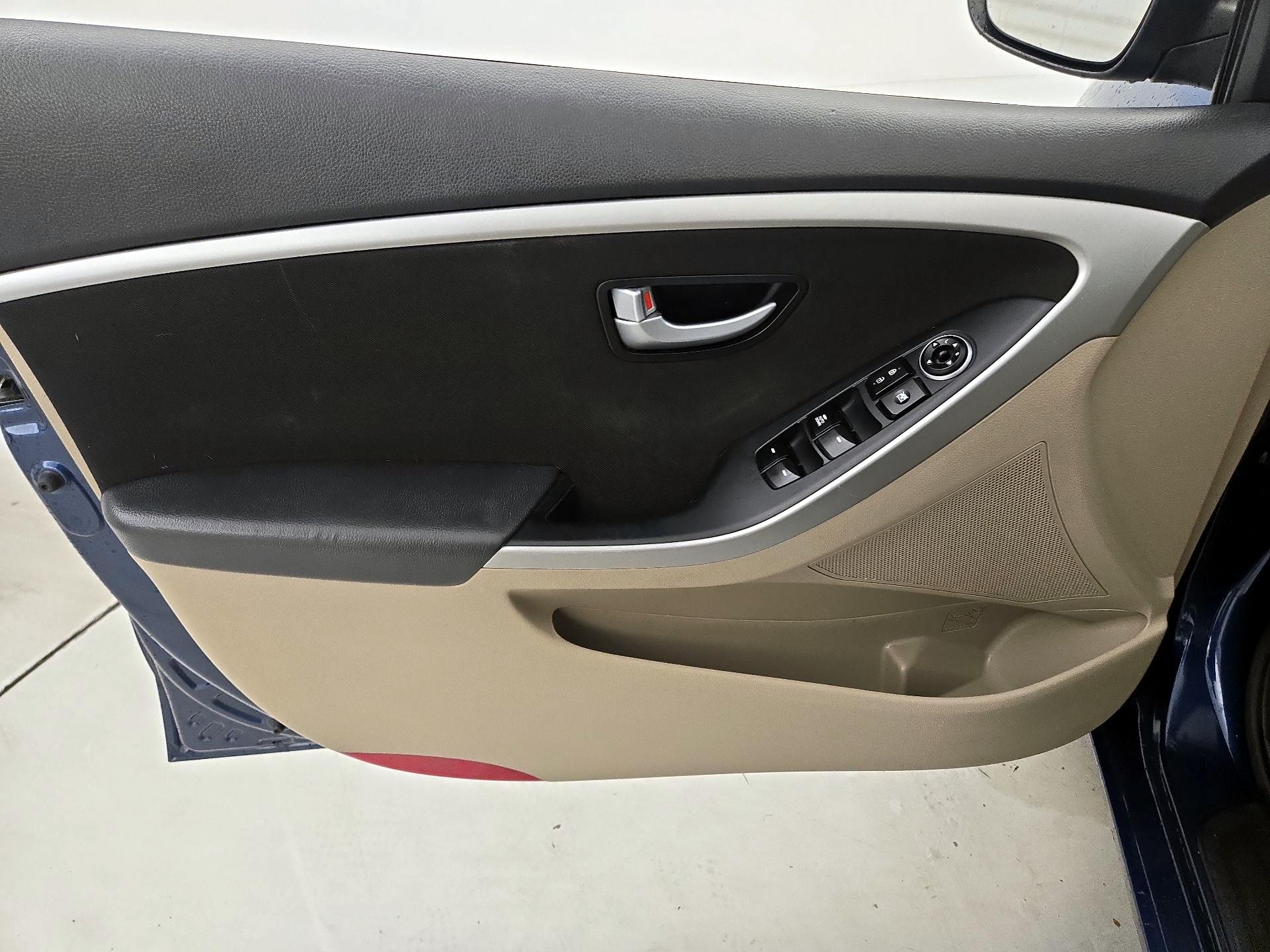 Thumbnail: 2016 Hyundai Elantra - 12