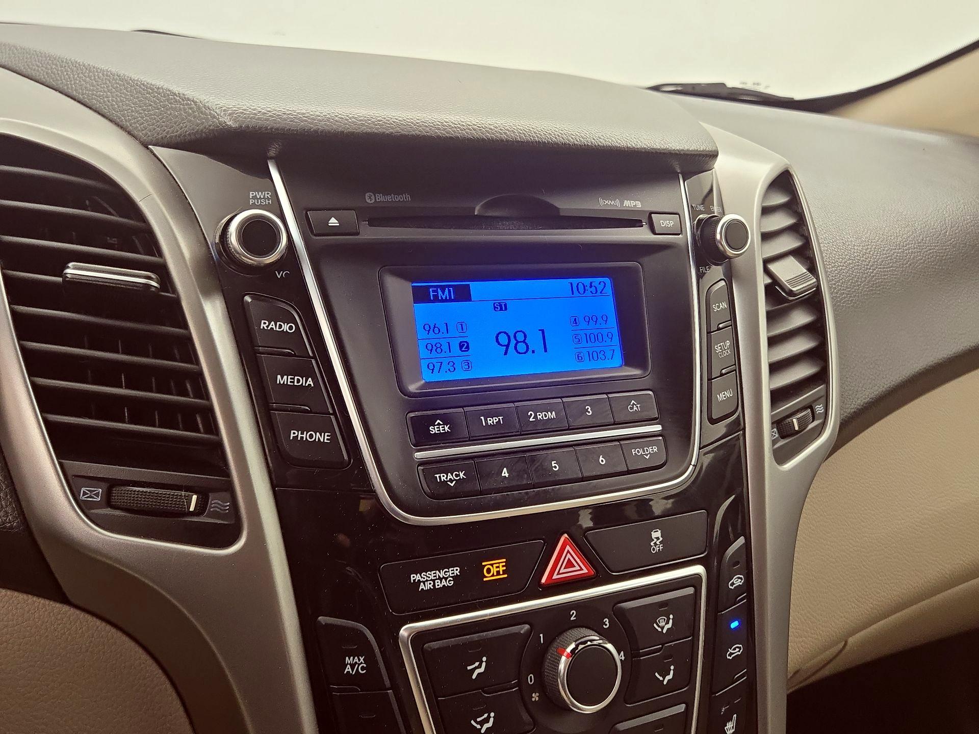 Thumbnail: 2016 Hyundai Elantra - 14