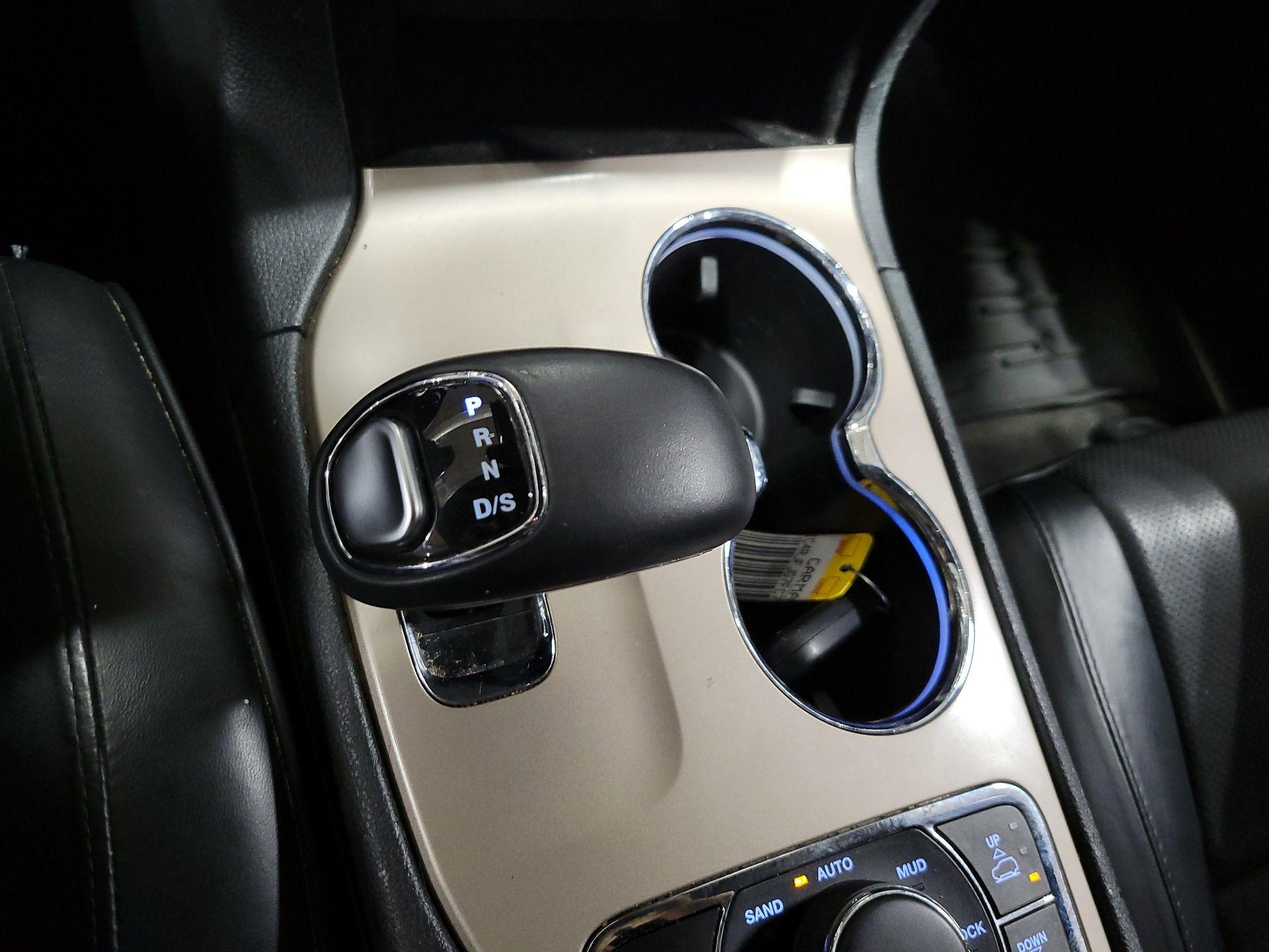 Thumbnail: 2015 Jeep Grand Cherokee - 17