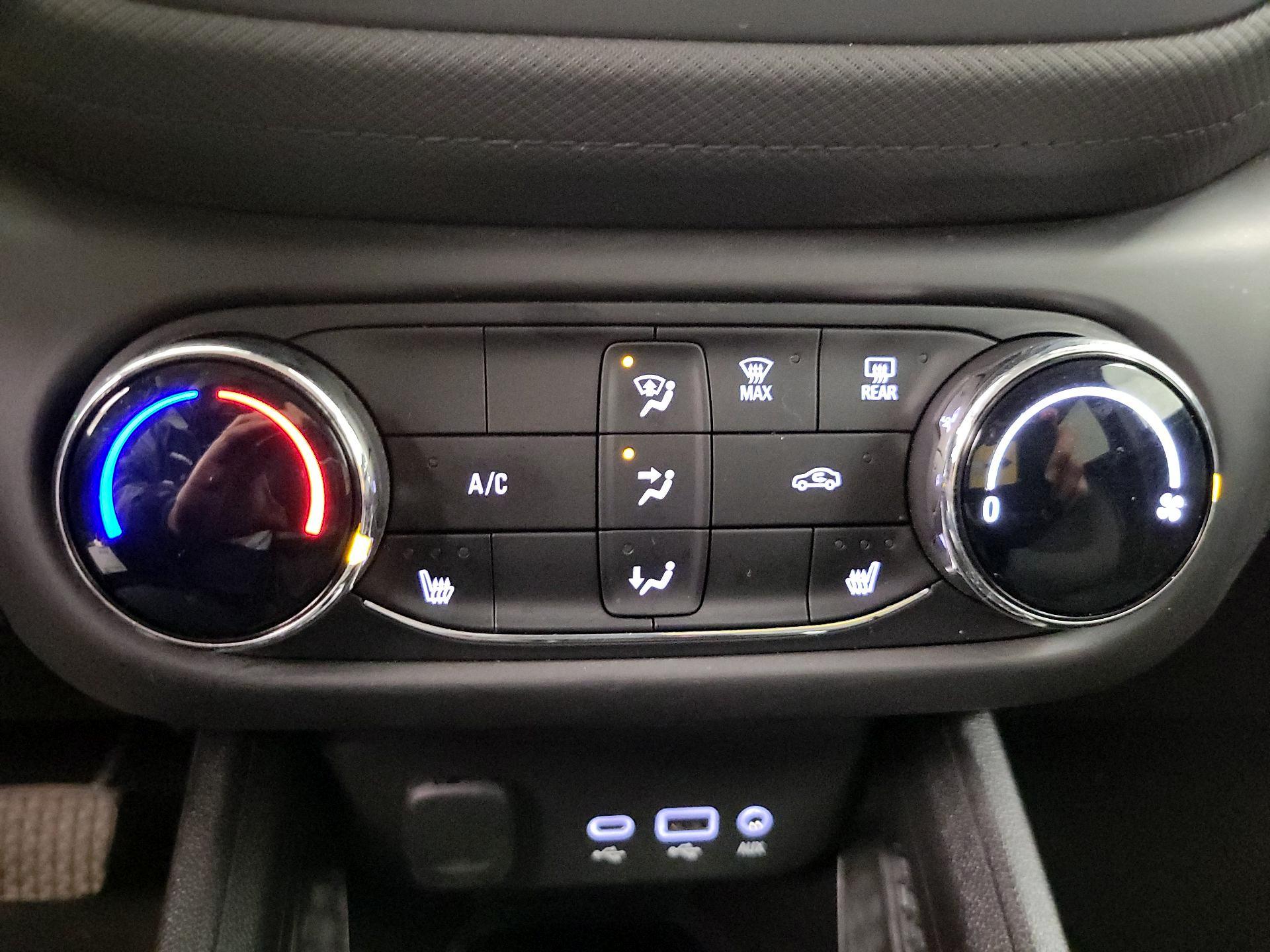 Thumbnail: 2022 Chevrolet TrailBlazer - 16