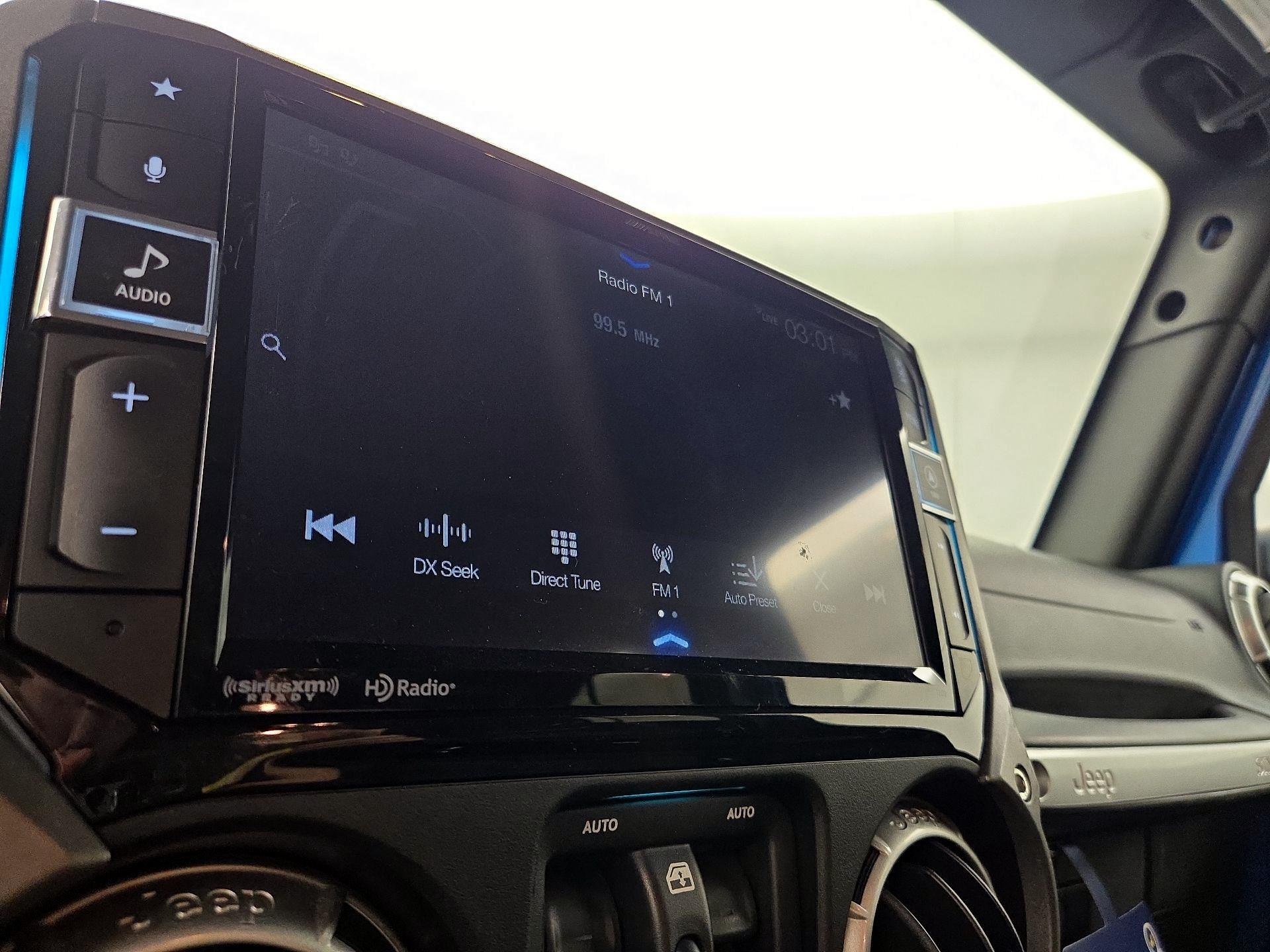 Thumbnail: 2015 Jeep Wrangler - 13