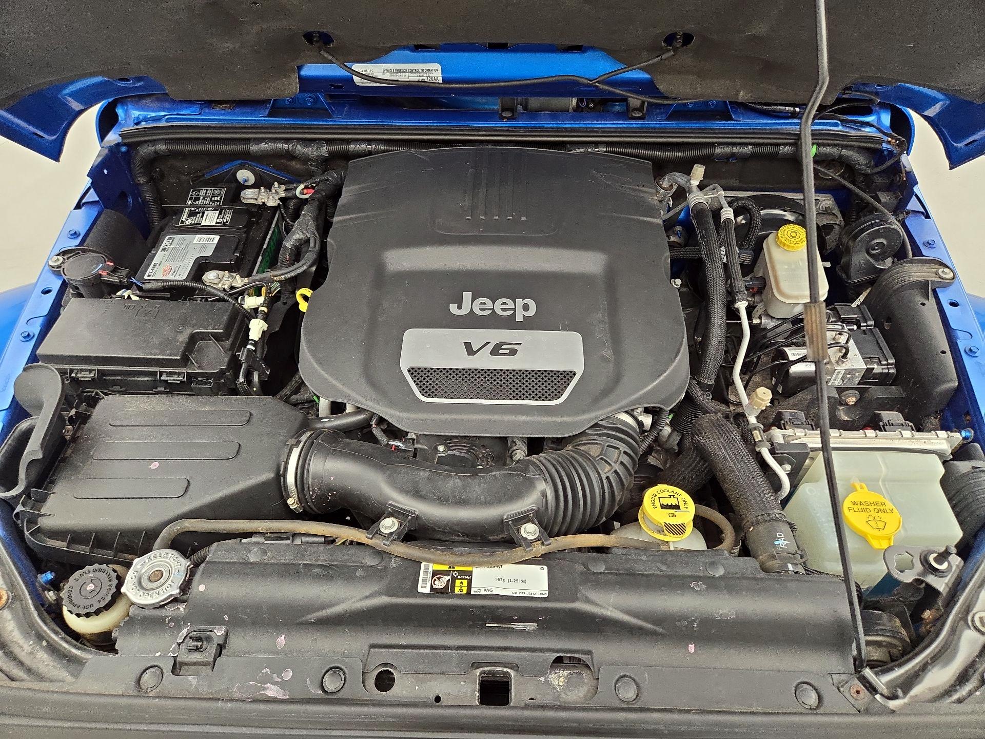 Thumbnail: 2015 Jeep Wrangler - 19