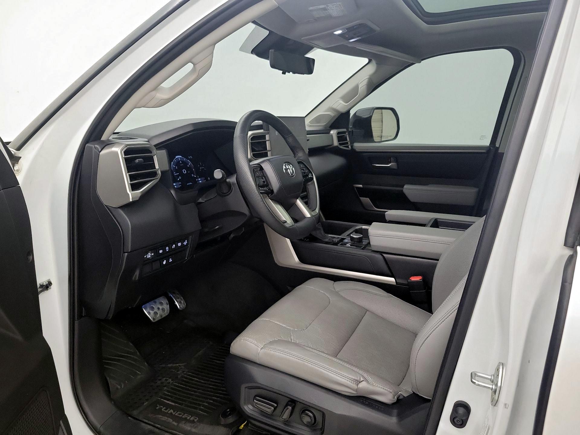 Thumbnail: 2024 Toyota Tundra - 11