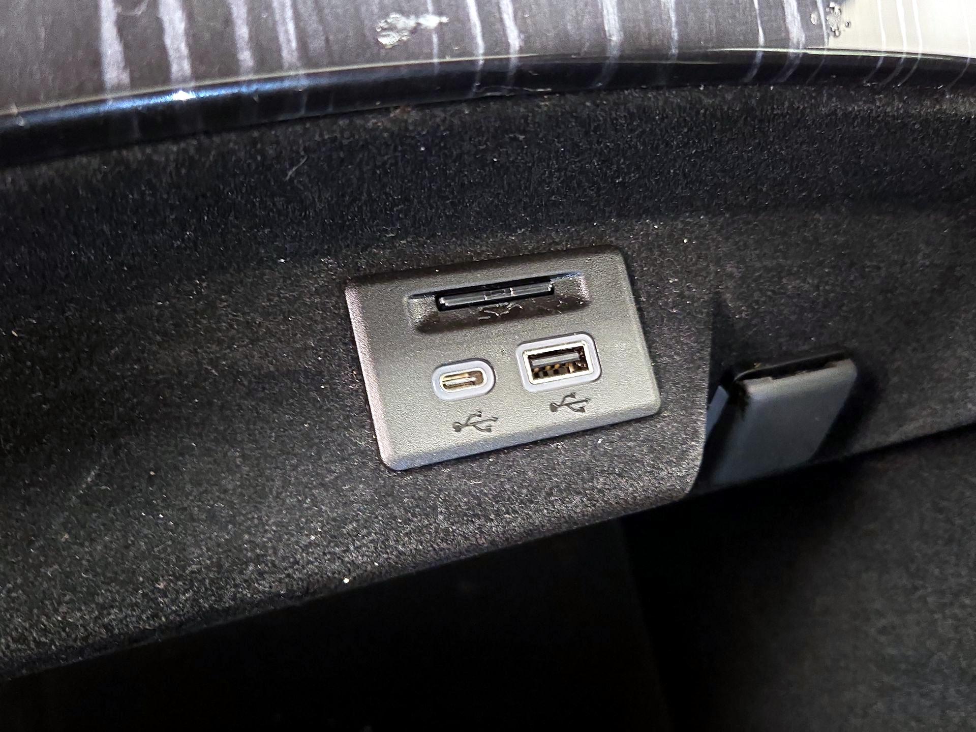 Thumbnail: 2023 Cadillac Escalade - 19