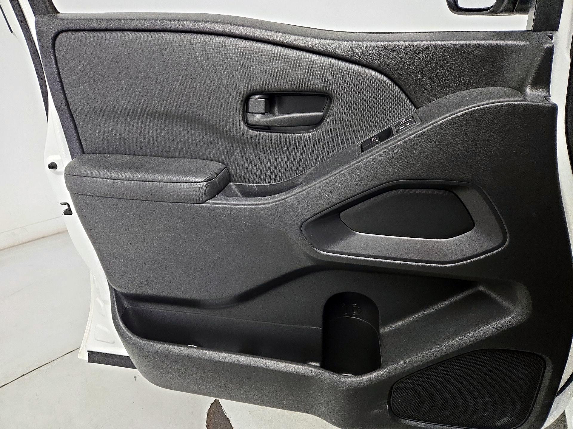 Thumbnail: 2024 Nissan Frontier - 12