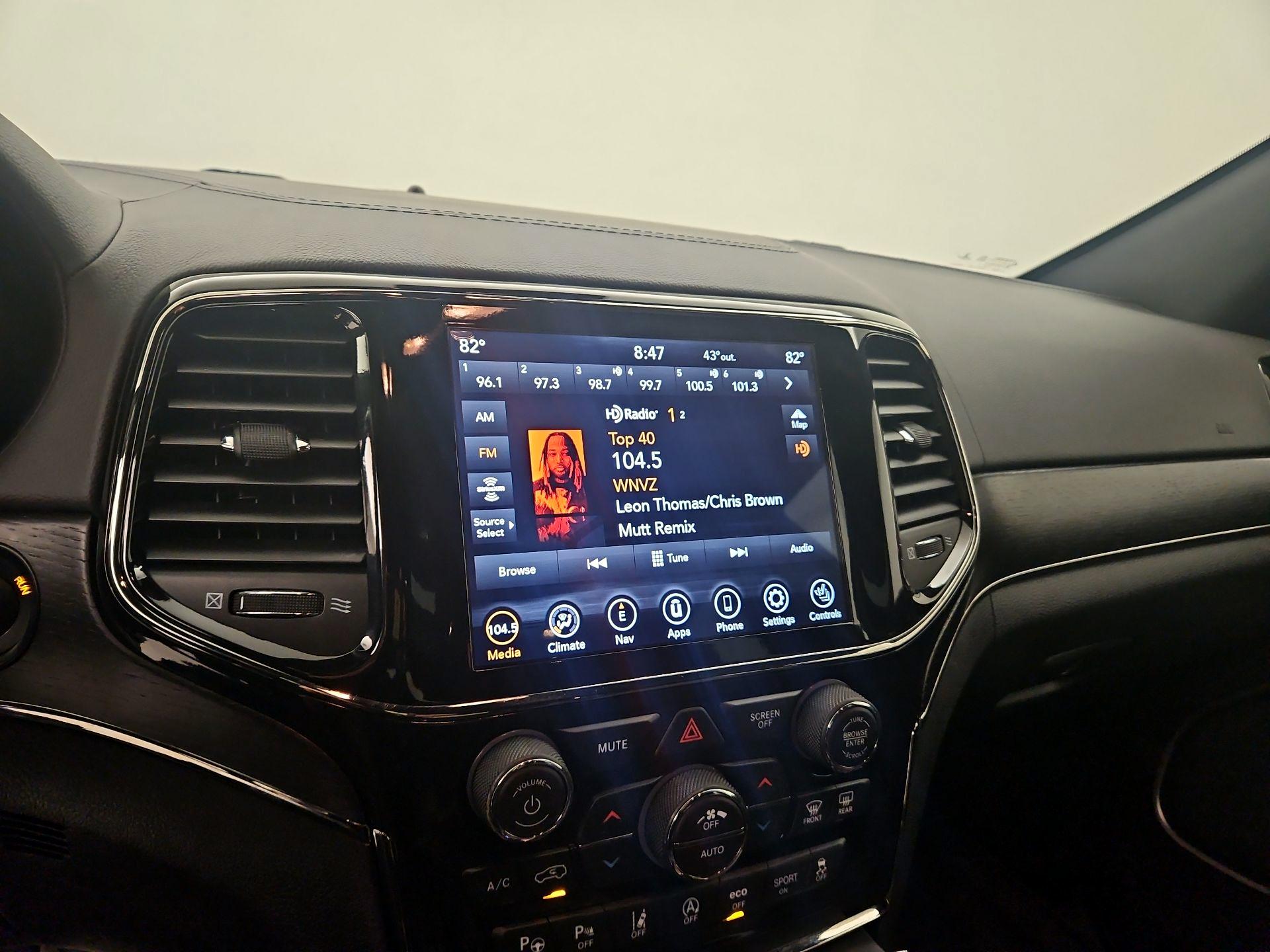 Thumbnail: 2021 Jeep Grand Cherokee - 16