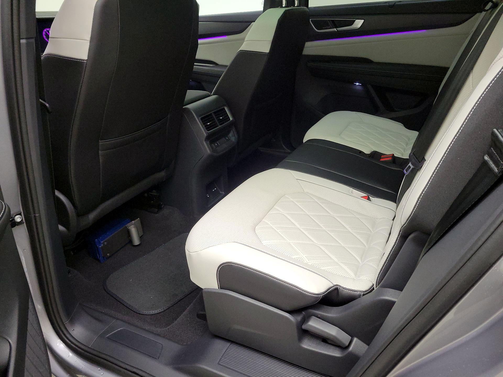 Thumbnail: 2024 Volkswagen Atlas - 19