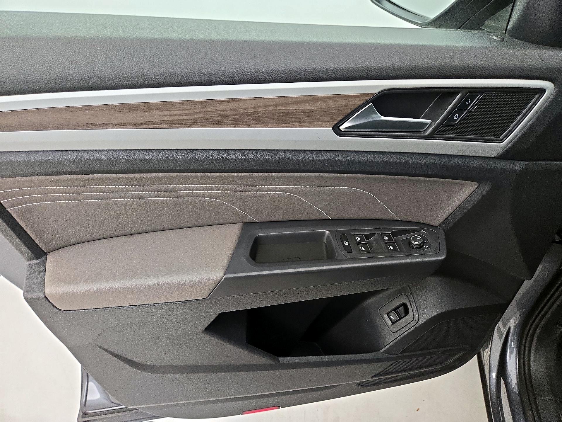 Thumbnail: 2021 Volkswagen Atlas - 12