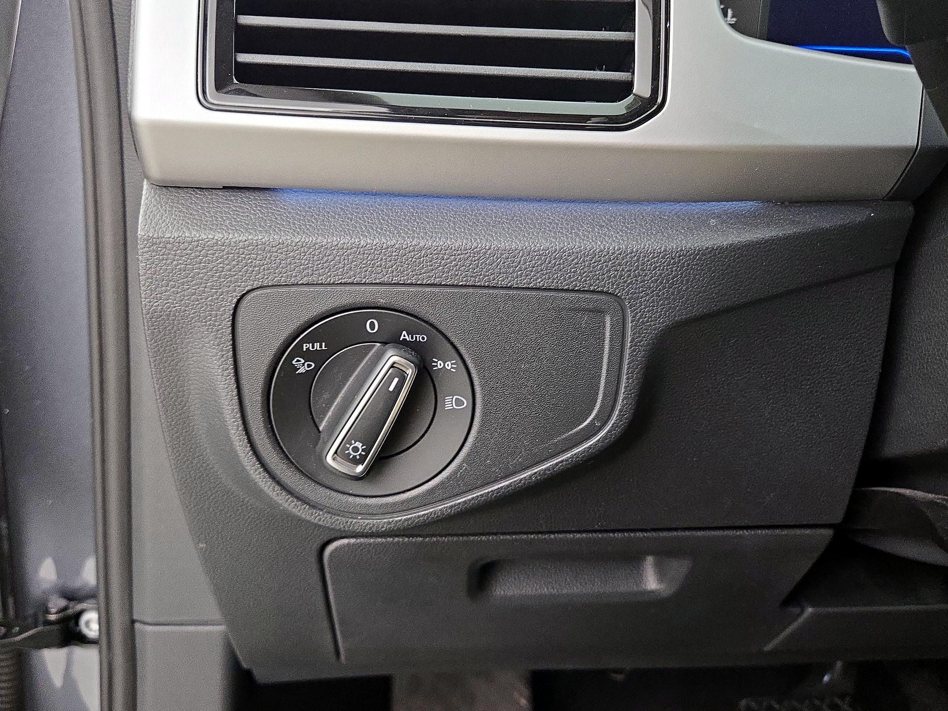 Thumbnail: 2021 Volkswagen Atlas - 13