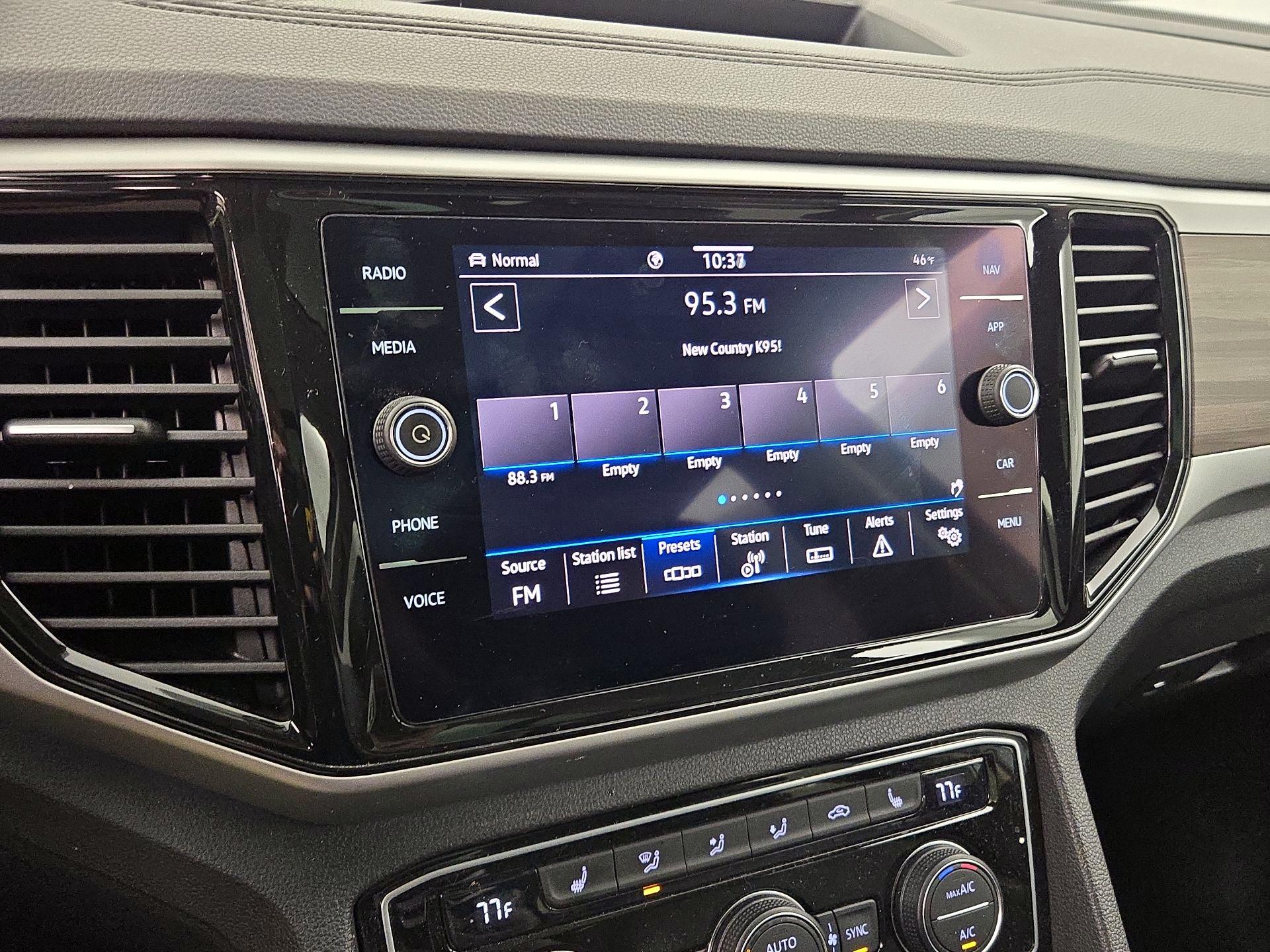 Thumbnail: 2021 Volkswagen Atlas - 16