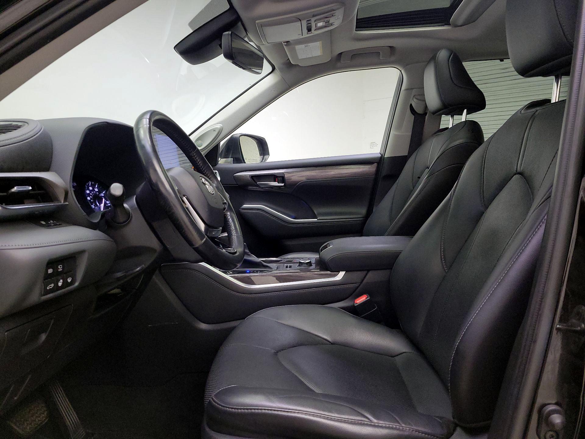 Thumbnail: 2021 Toyota Highlander - 11