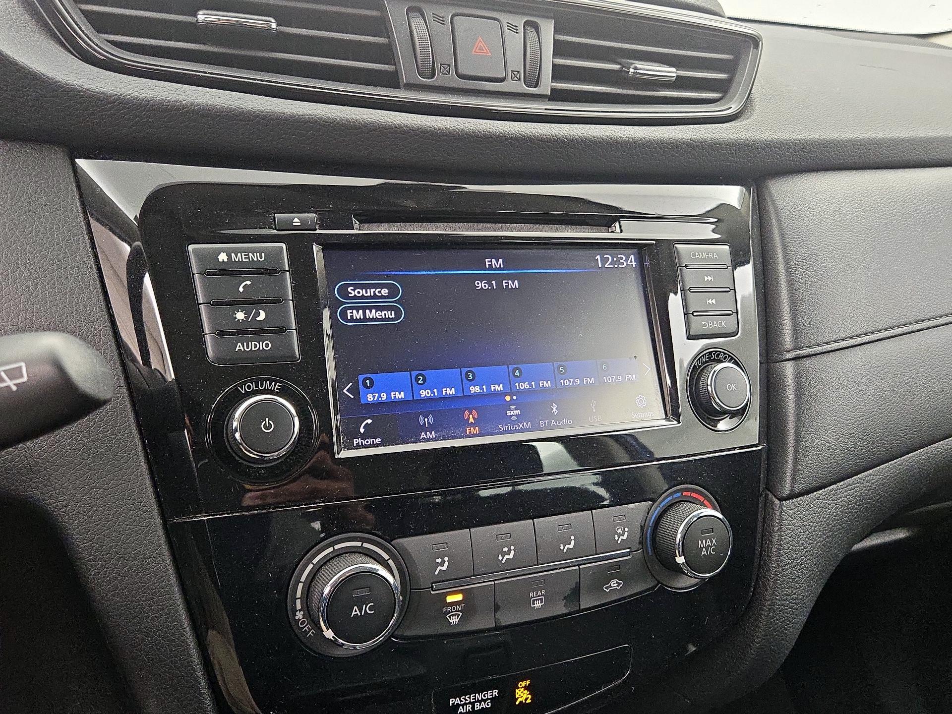 Thumbnail: 2019 Nissan Rogue - 15