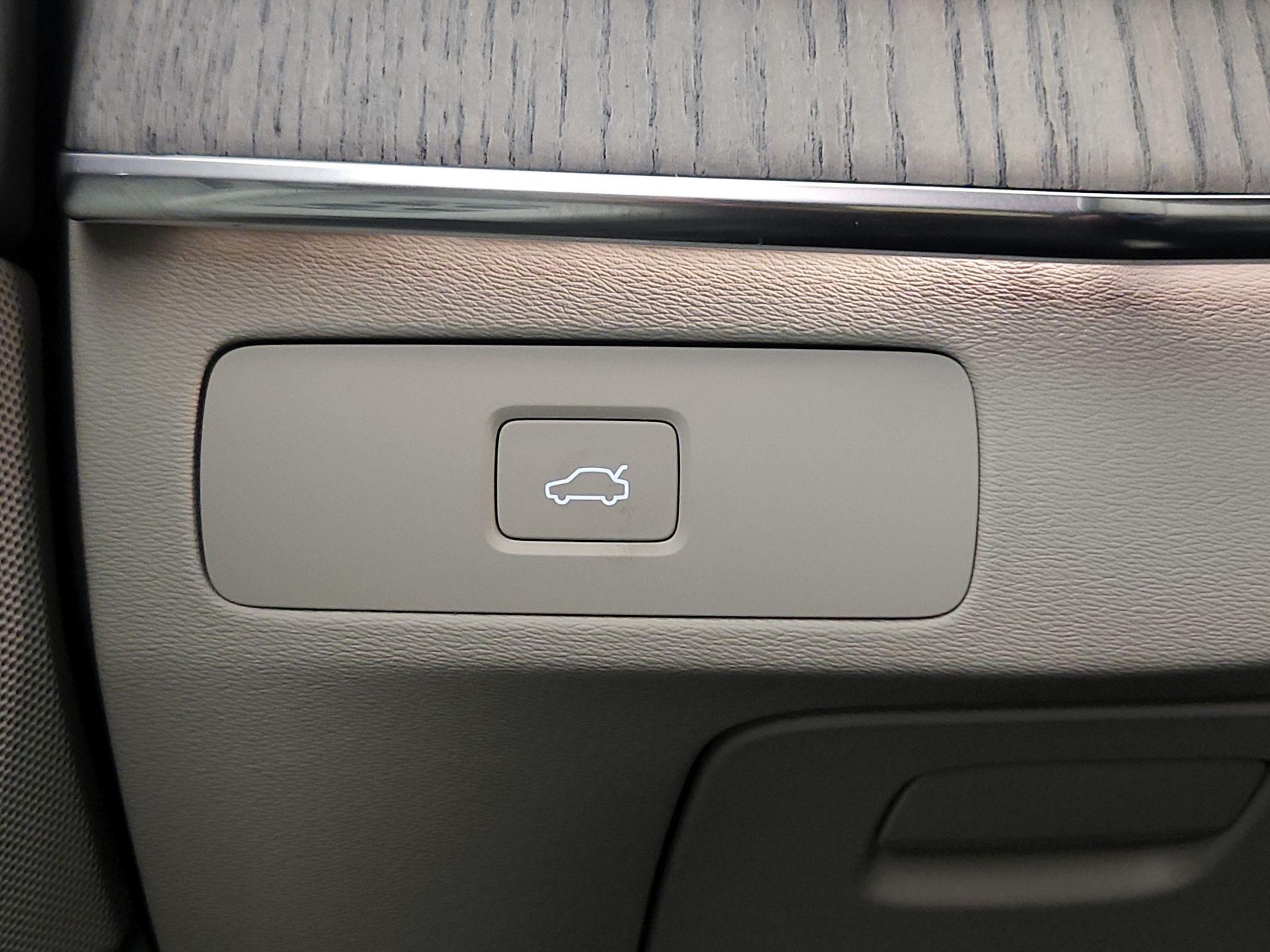 Thumbnail: 2023 Volvo XC90 - 13