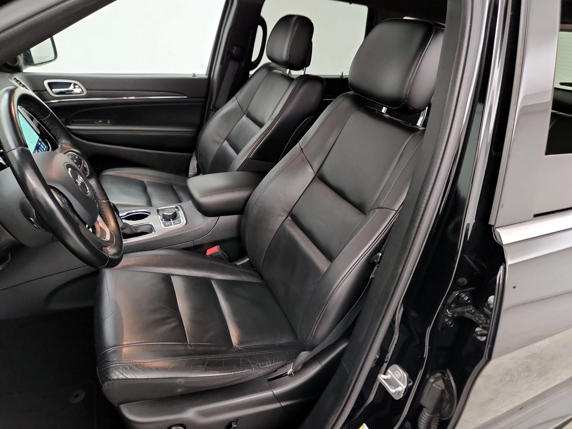 Thumbnail: 2020 Jeep Grand Cherokee - 11