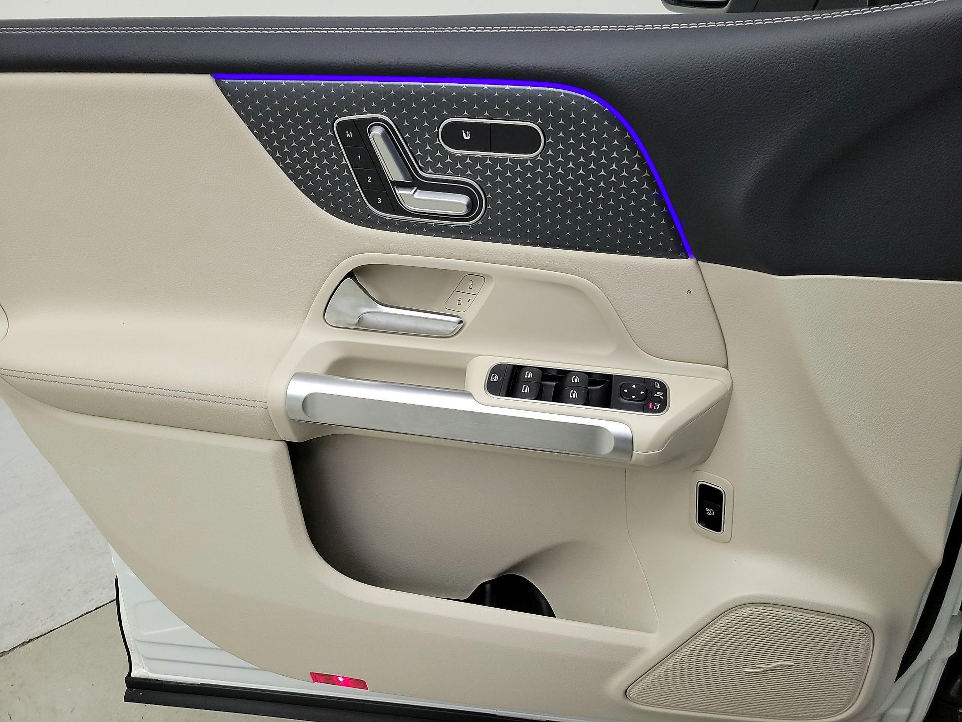 Thumbnail: 2025 Mercedes-Benz GLB - 12