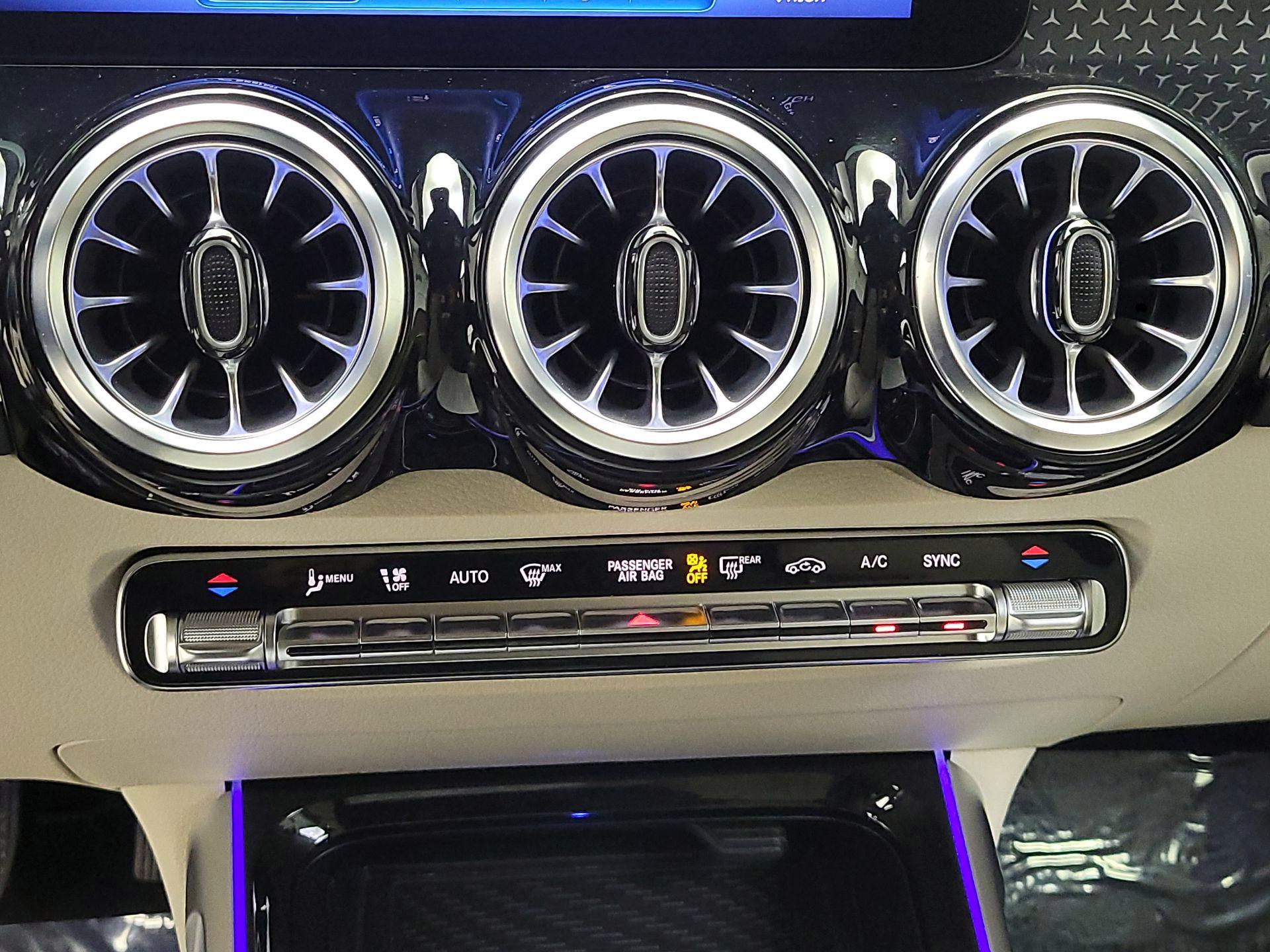 Thumbnail: 2025 Mercedes-Benz GLB - 17