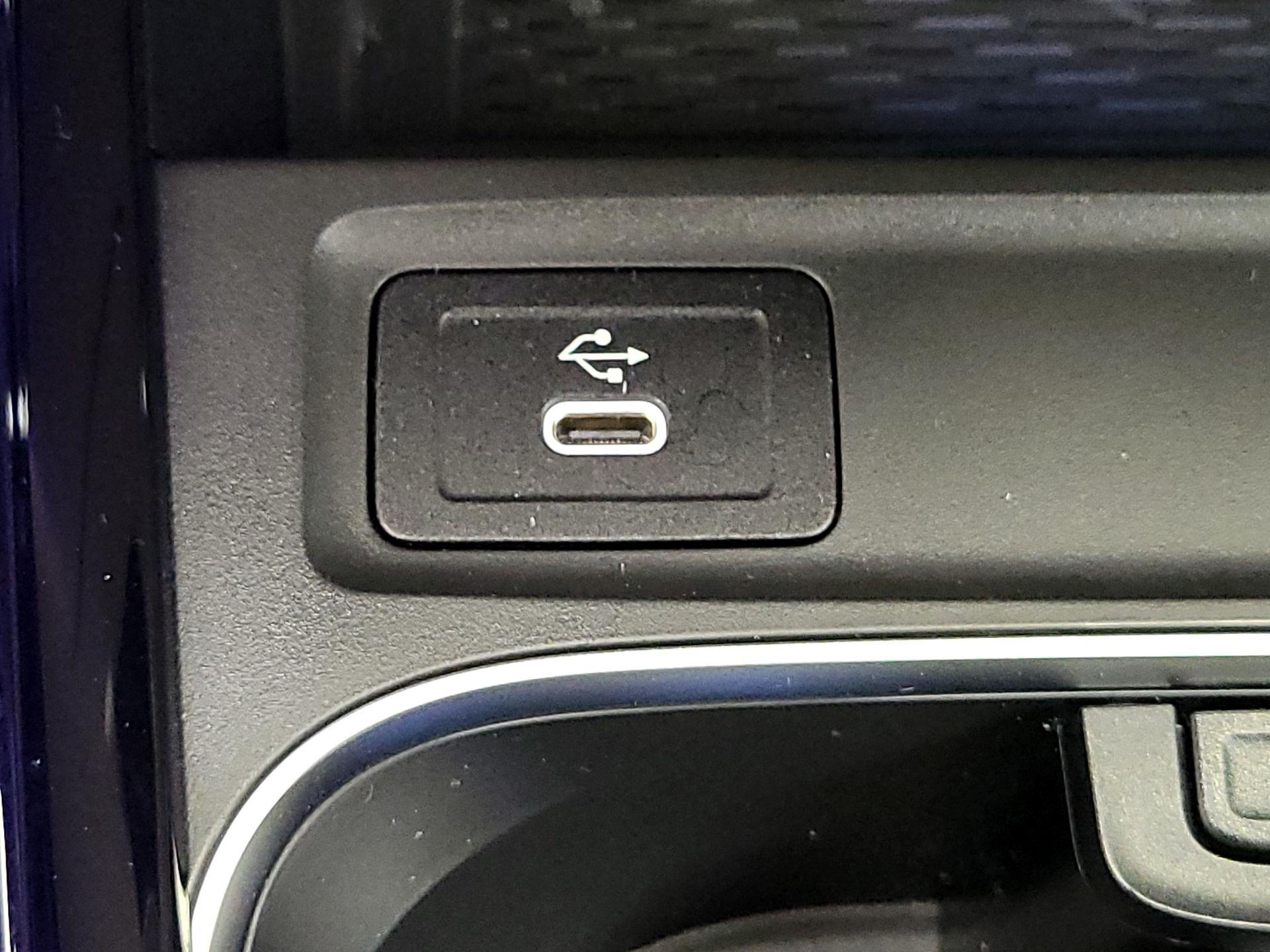 Thumbnail: 2025 Mercedes-Benz GLB - 19