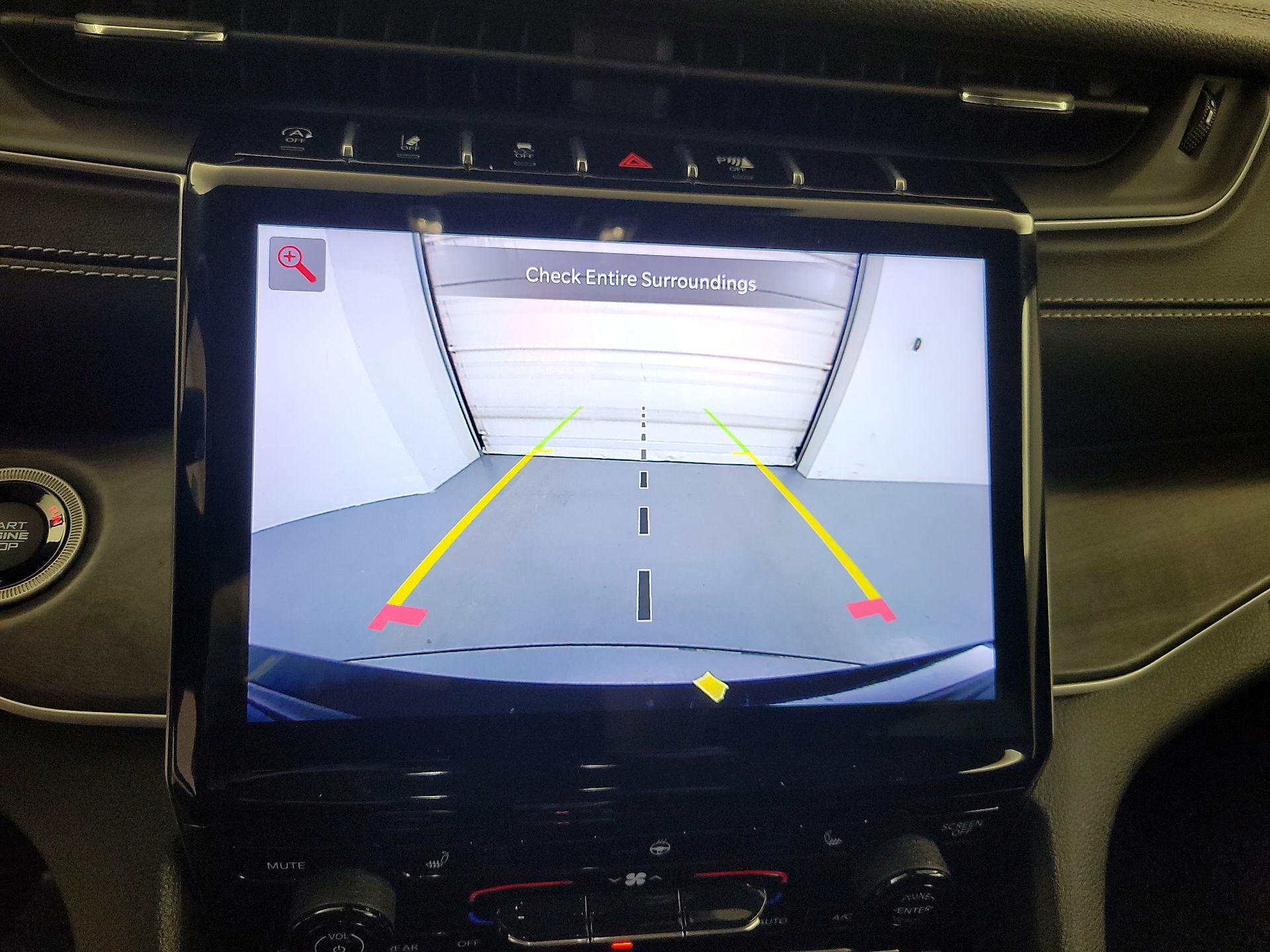 Thumbnail: 2023 Jeep Grand Cherokee - 15