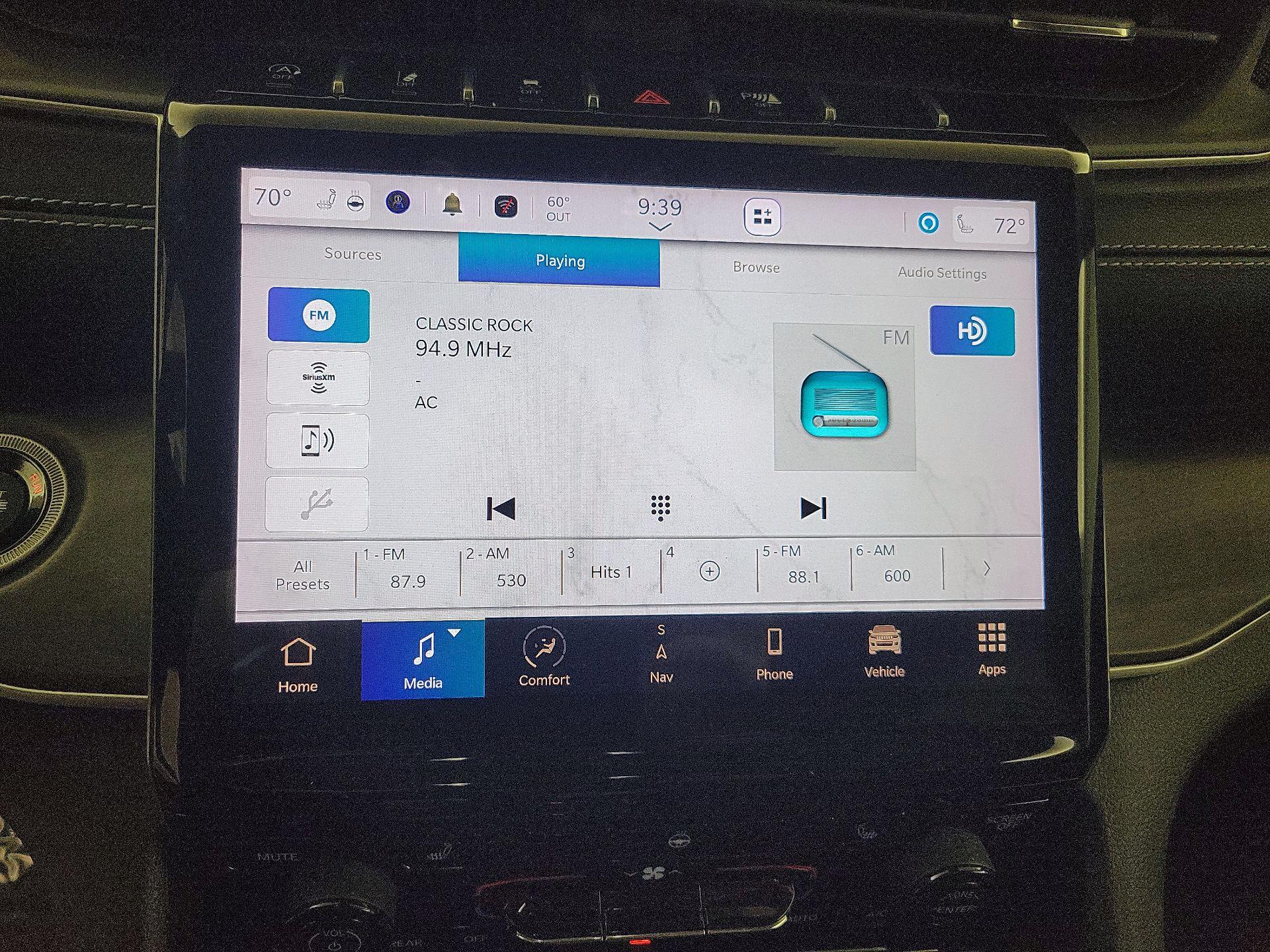 Thumbnail: 2023 Jeep Grand Cherokee - 16