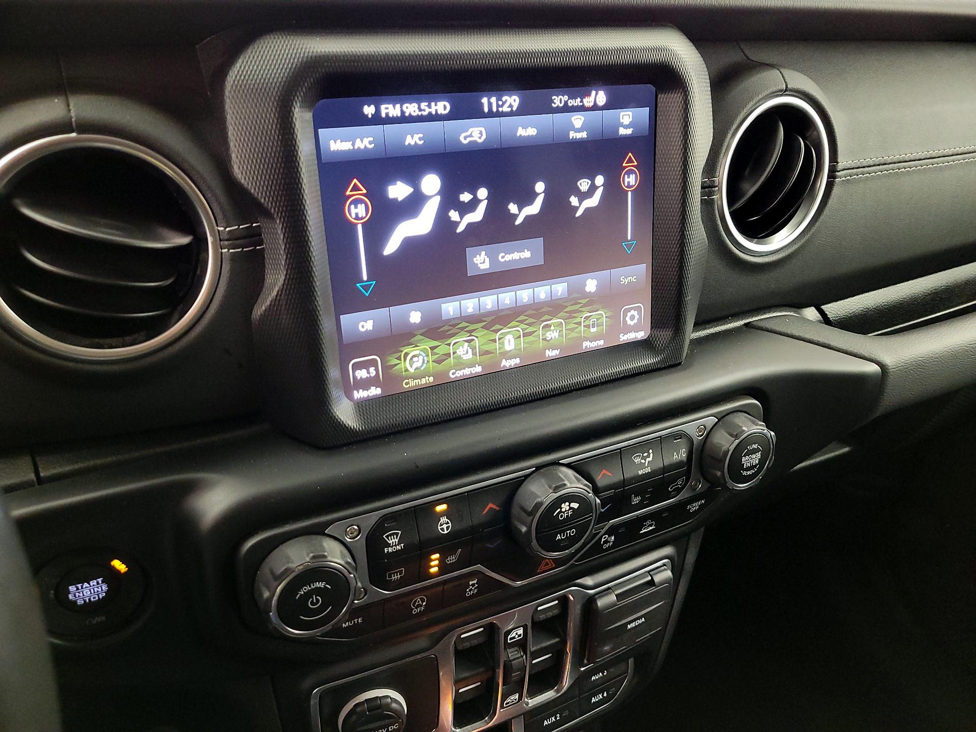 Thumbnail: 2022 Jeep Wrangler - 17