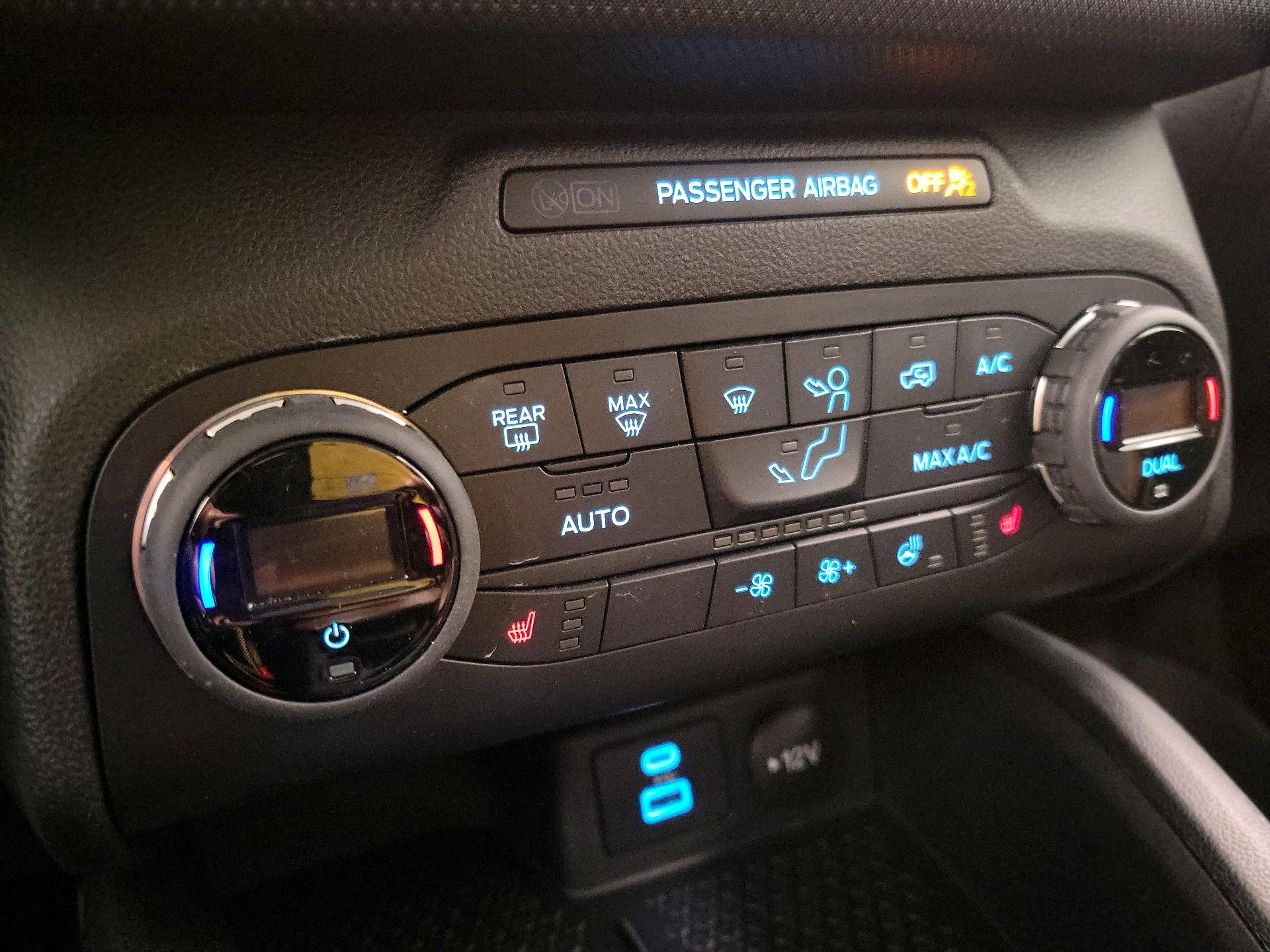 Thumbnail: 2021 Ford Bronco Sport - 16