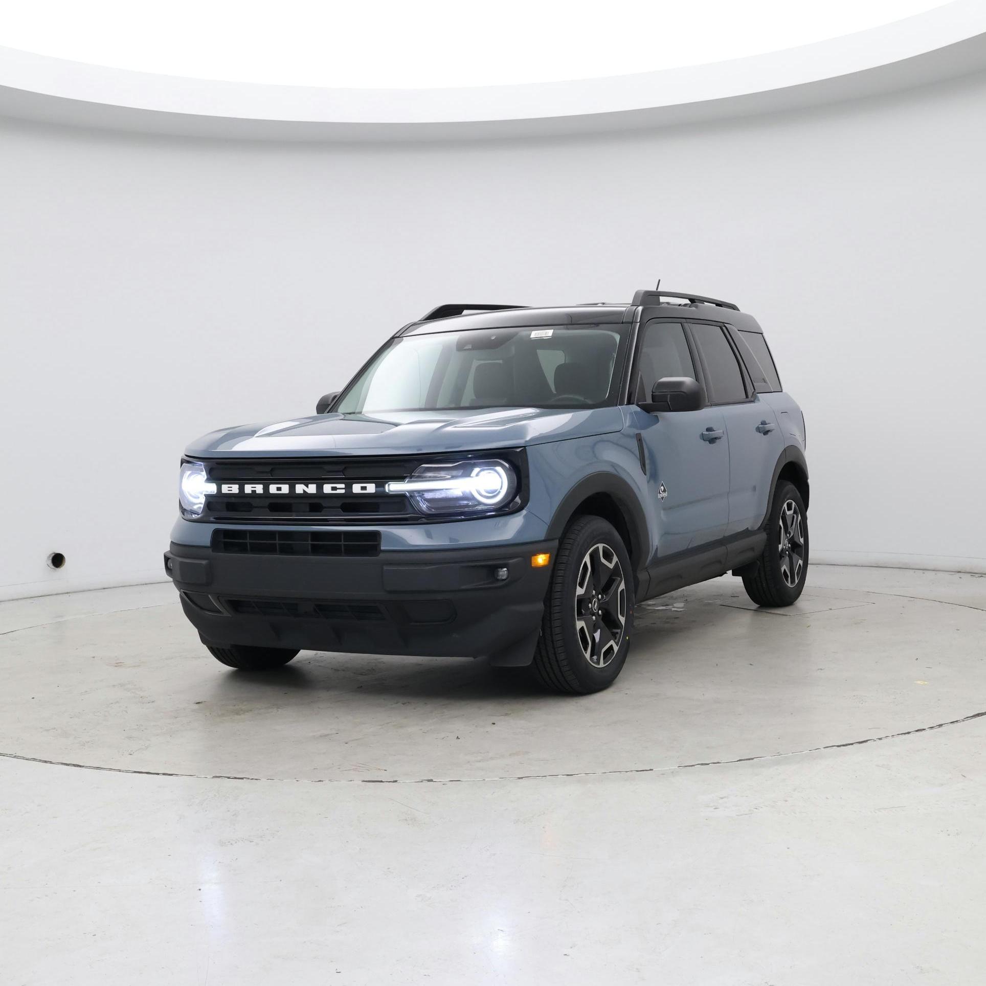 Thumbnail: 2021 Ford Bronco Sport - 4