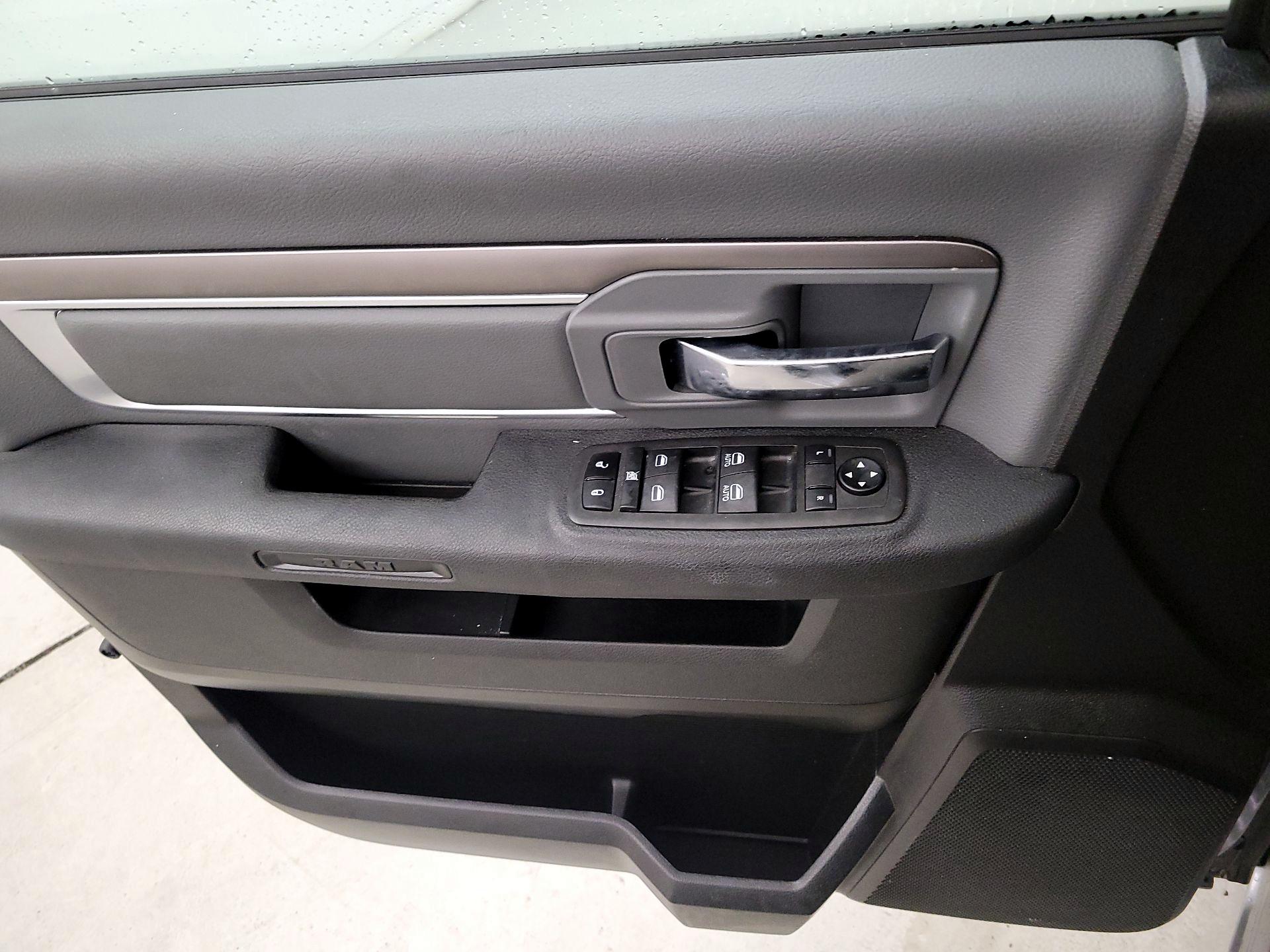 Thumbnail: 2023 RAM 1500 Classic - 12