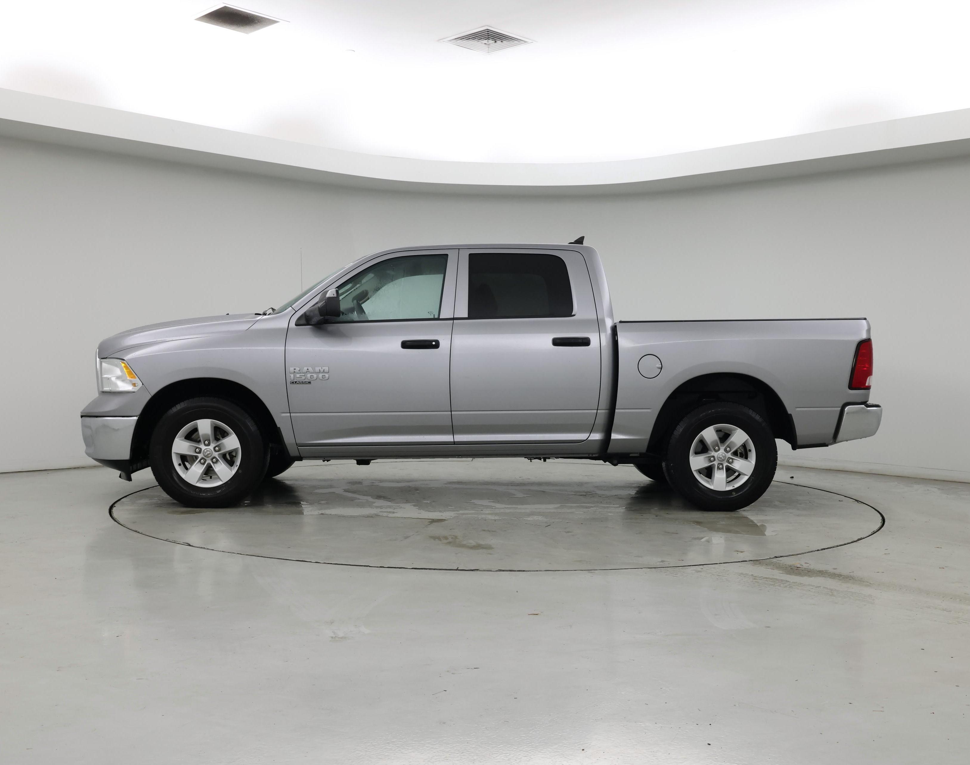 Thumbnail: 2023 RAM 1500 Classic - 3