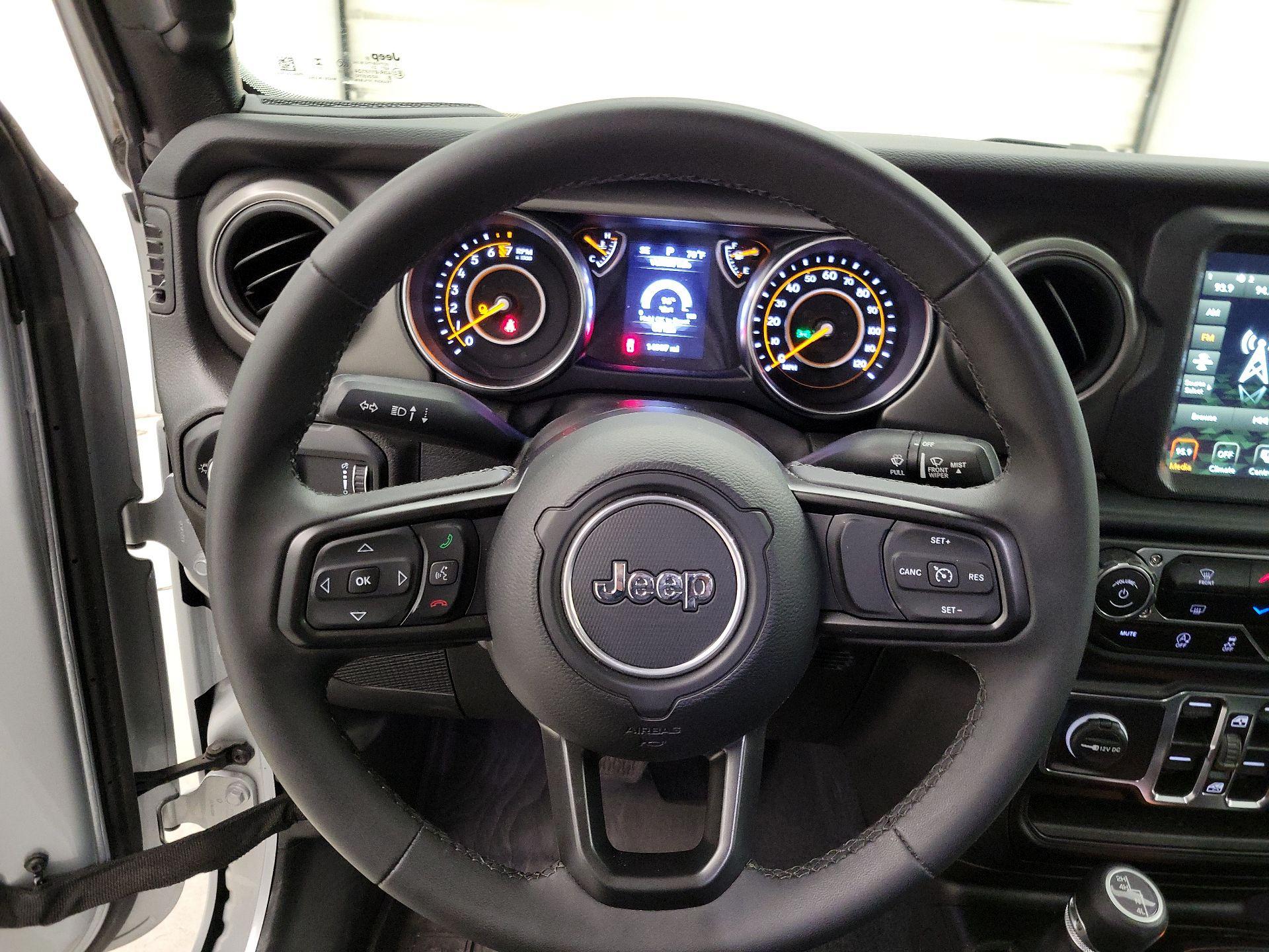 Thumbnail: 2023 Jeep Gladiator - 10