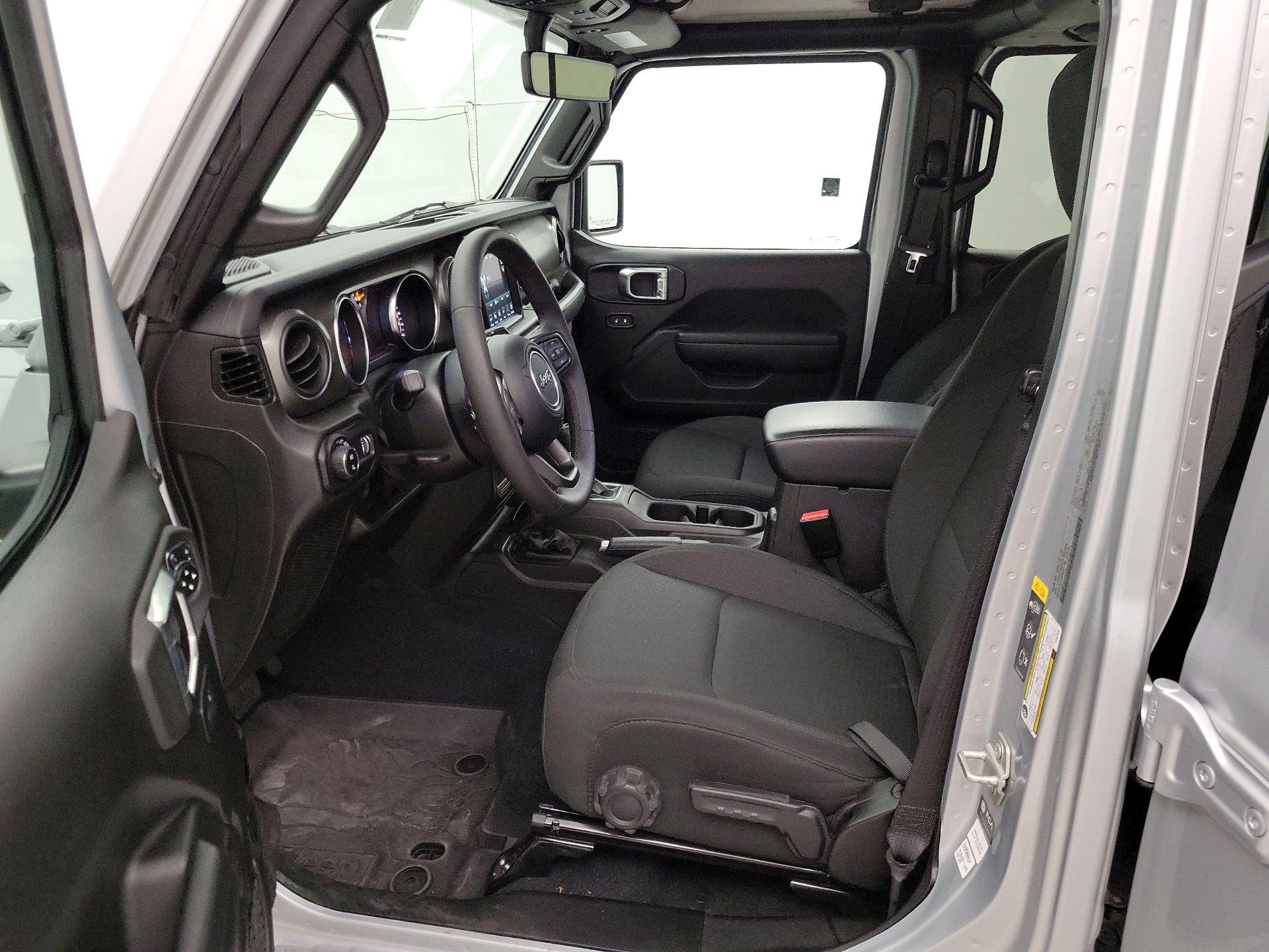 Thumbnail: 2023 Jeep Gladiator - 11