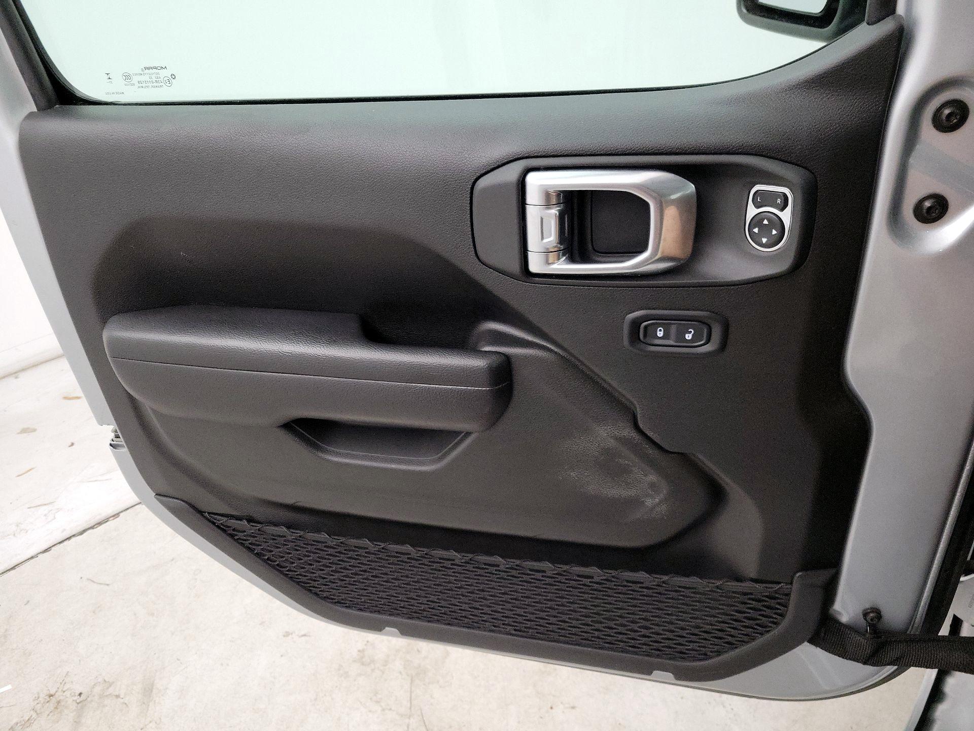 Thumbnail: 2023 Jeep Gladiator - 12