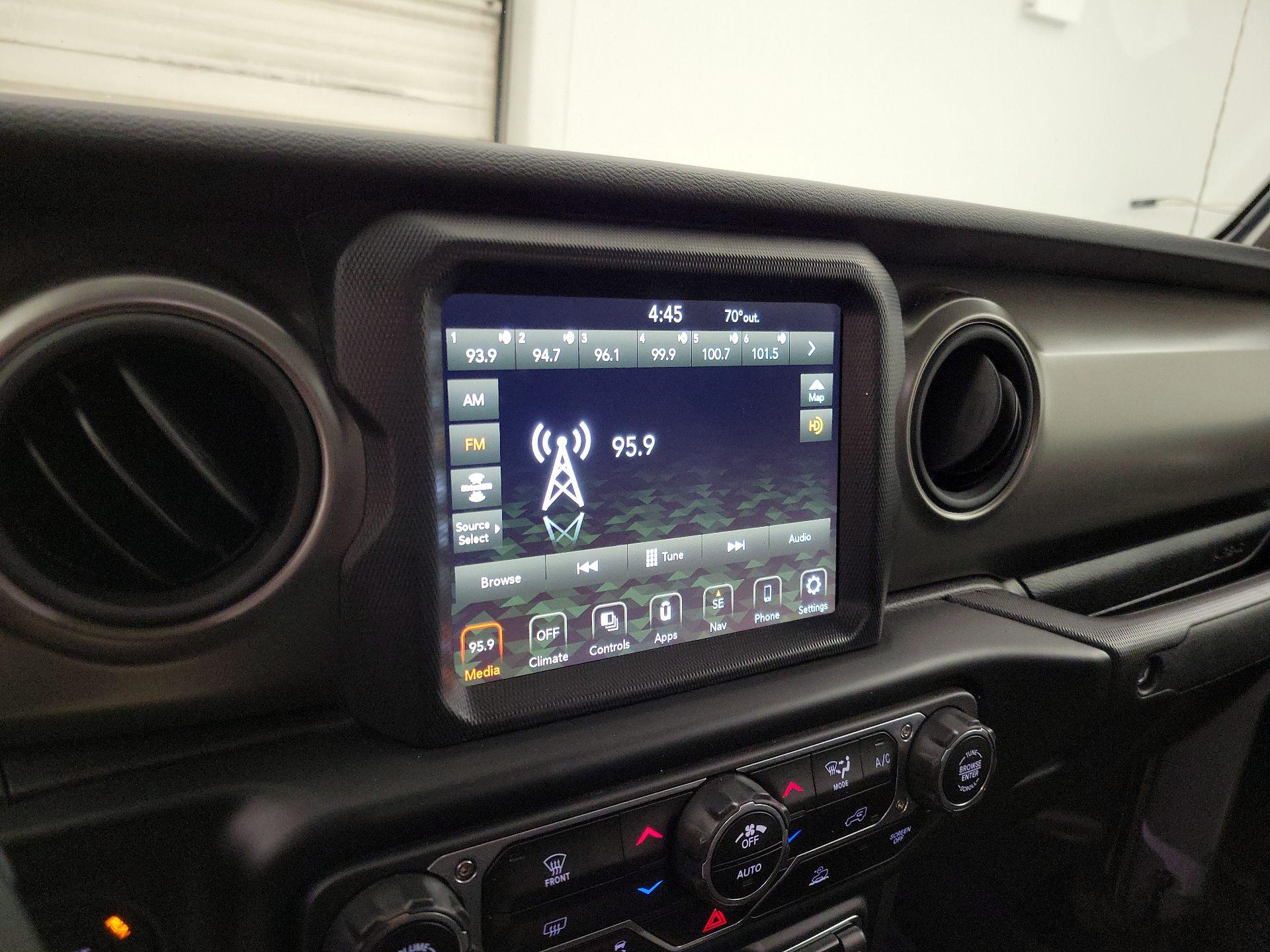 Thumbnail: 2023 Jeep Gladiator - 15